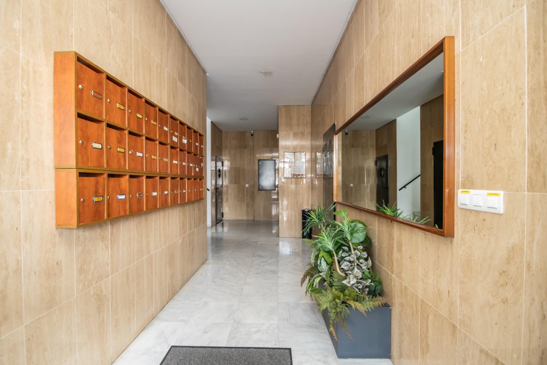 PISO EN EDIFICIO LA ROSALEDA CON MAGNIFICA ORIENTACION