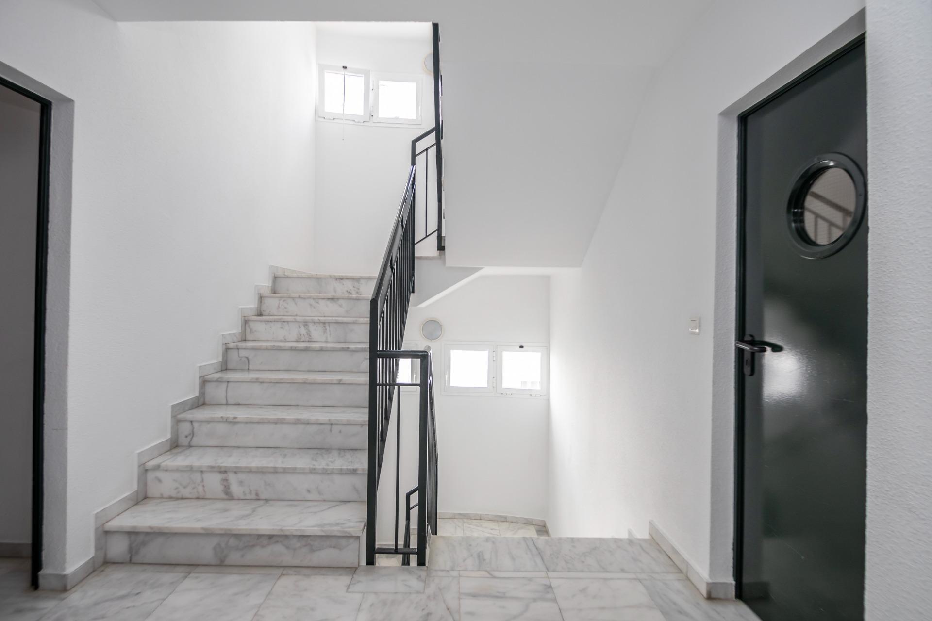 PISO EN EDIFICIO LA ROSALEDA CON MAGNIFICA ORIENTACION