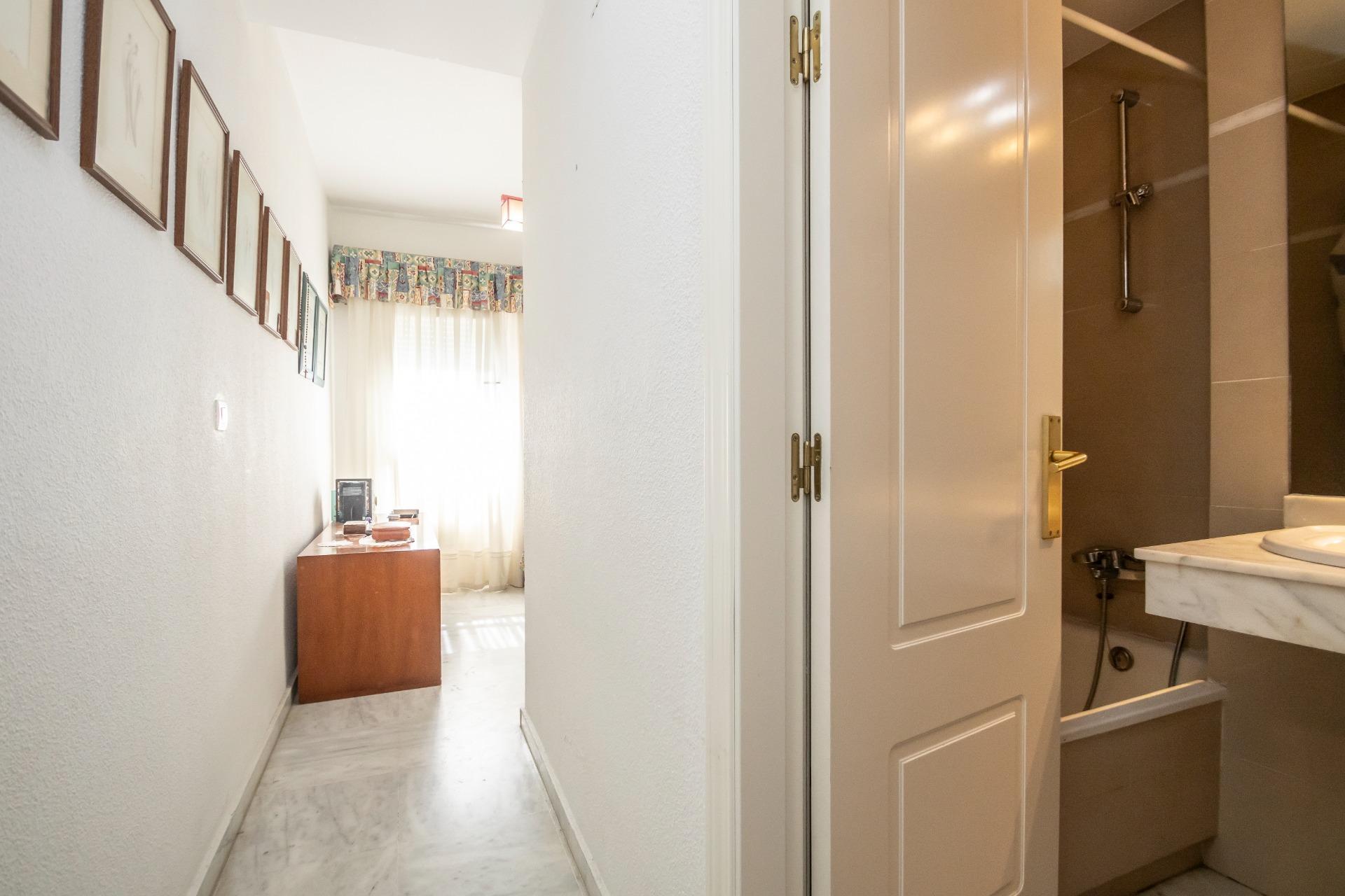 PISO EN EDIFICIO LA ROSALEDA CON MAGNIFICA ORIENTACION