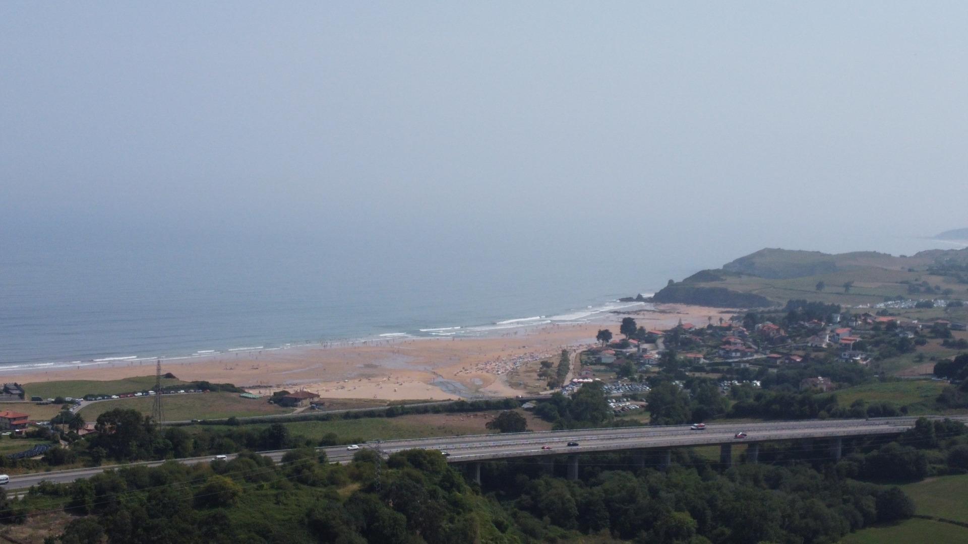 CONSTRUYE DOS VIVIENDAS UNIFAMILIARES A UN PASO DE LA PLAYA