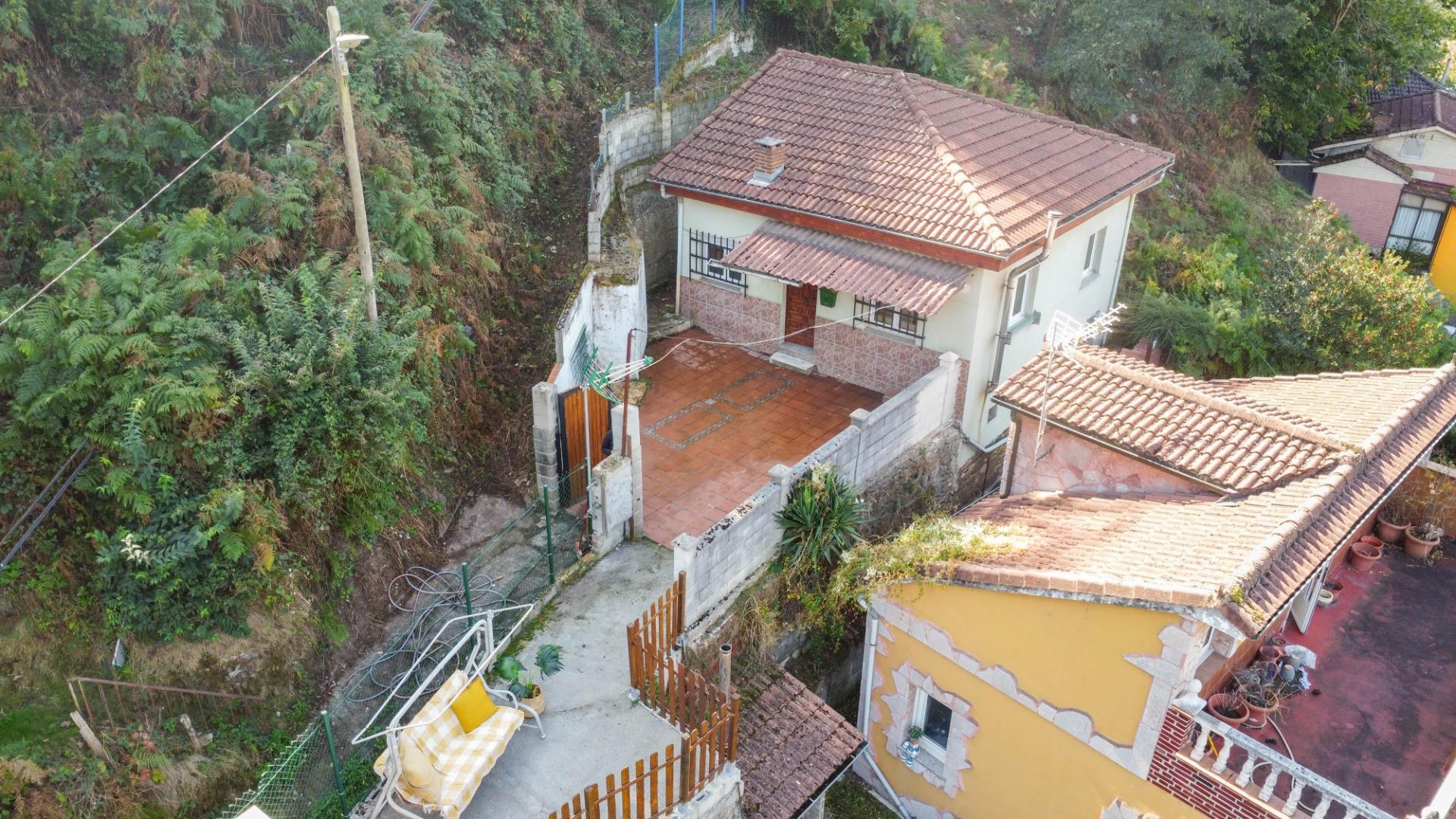 CASA COMPLETAMENTE REFORMADA EN VILLANUEVA, ALLER