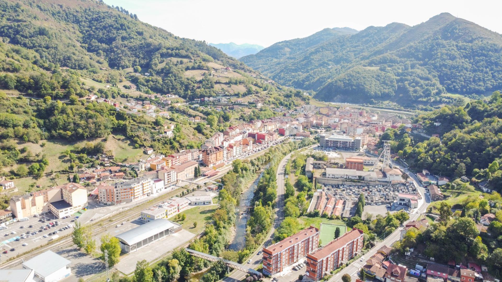 CASA COMPLETAMENTE REFORMADA EN VILLANUEVA, ALLER