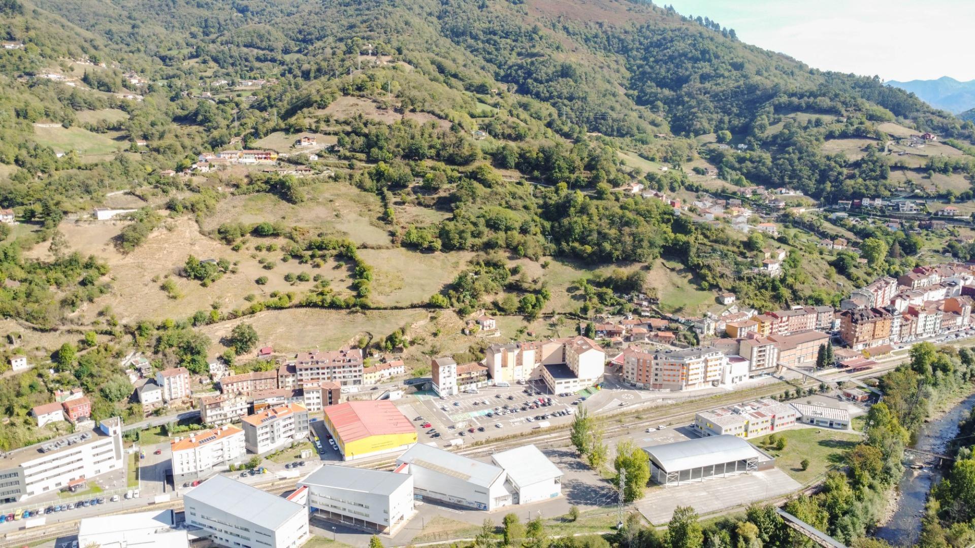 CASA COMPLETAMENTE REFORMADA EN VILLANUEVA, ALLER