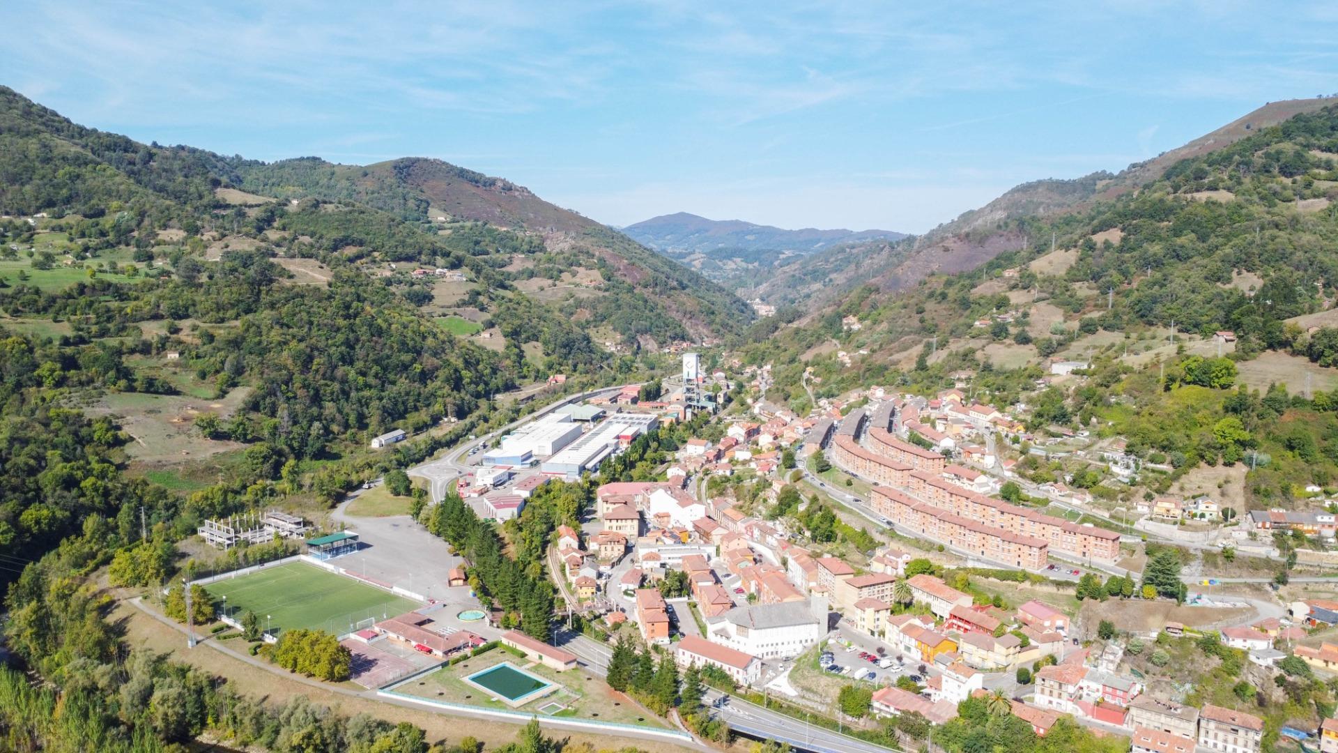 CASA COMPLETAMENTE REFORMADA EN VILLANUEVA, ALLER