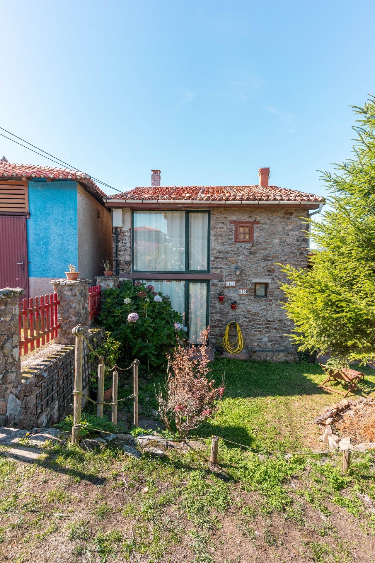 Encanto rural con alma asturiana ? Casa de piedra con vistas de ensueño en Loro (Pravia)