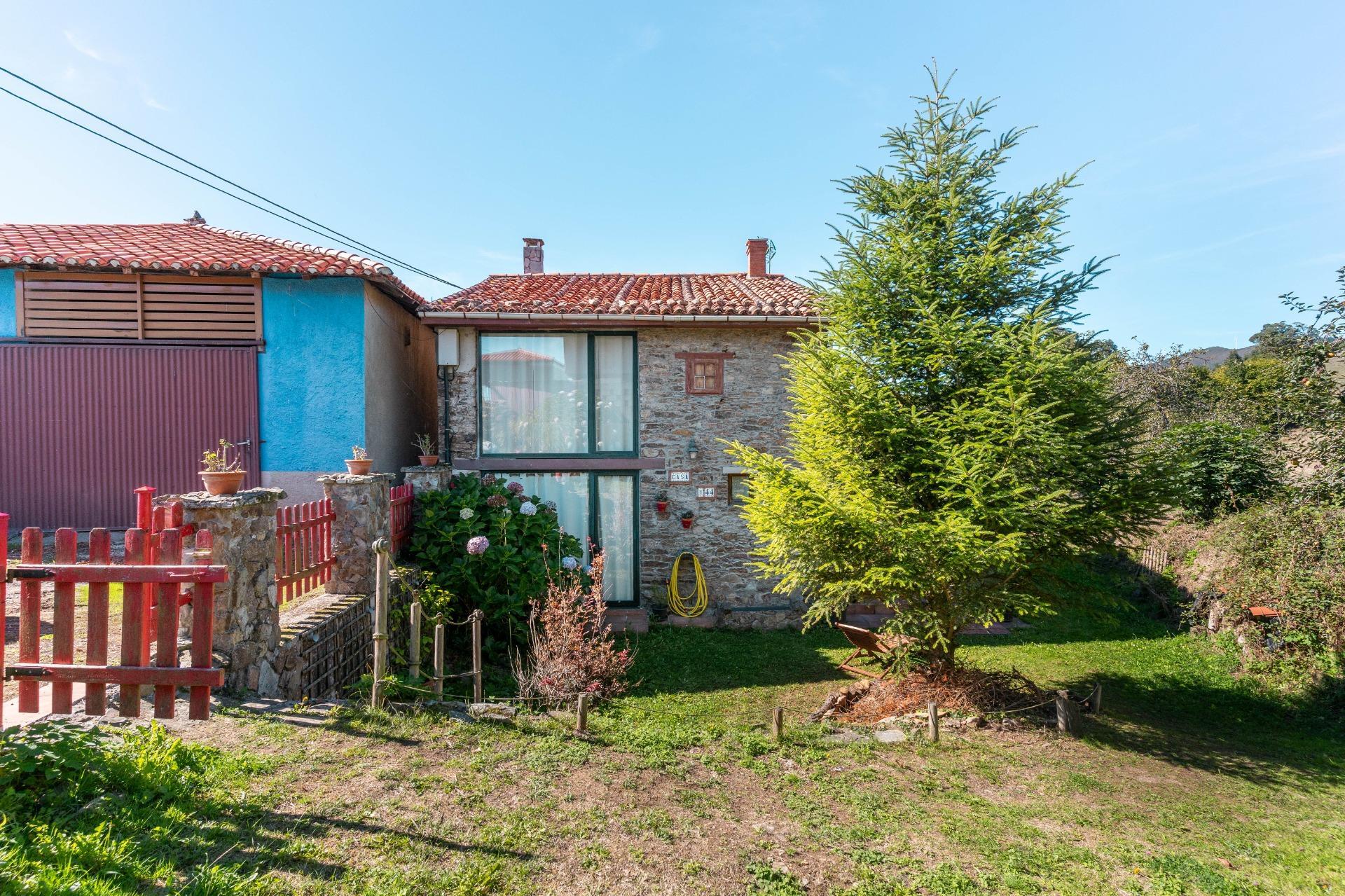 Encanto rural con alma asturiana ? Casa de piedra con vistas de ensueño en Loro (Pravia)