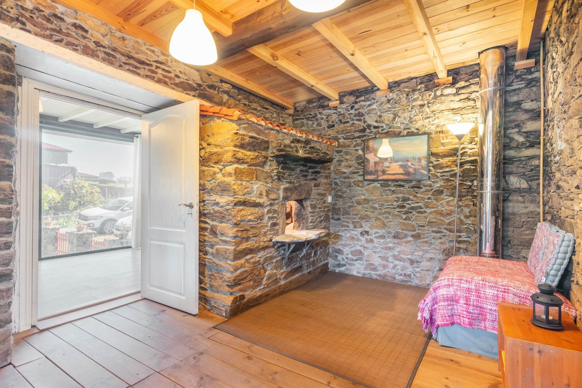 Encanto rural con alma asturiana ? Casa de piedra con vistas de ensueño en Loro (Pravia)