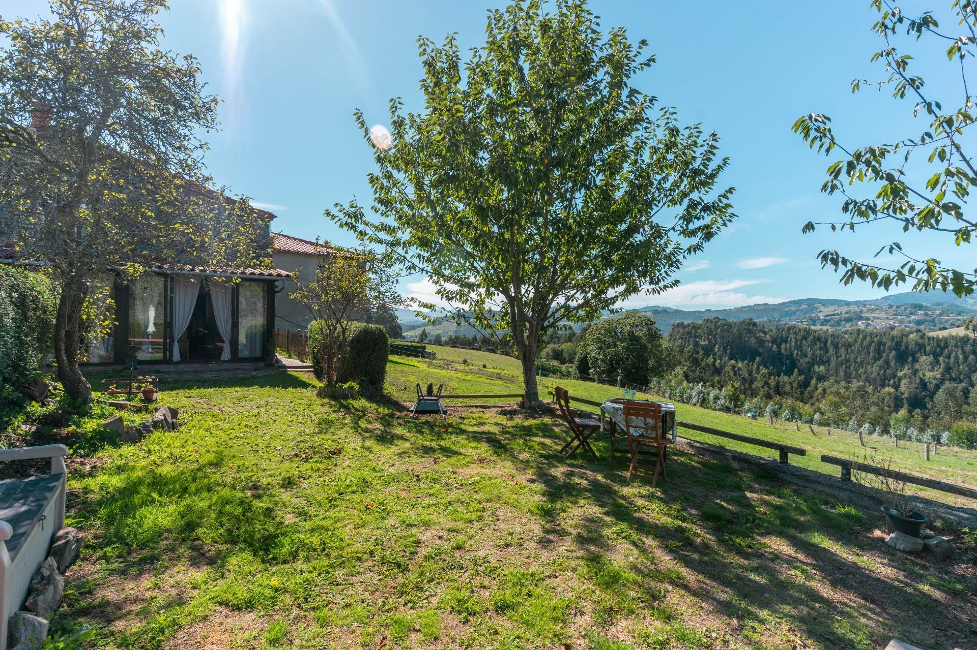 Encanto rural con alma asturiana ? Casa de piedra con vistas de ensueño en Loro (Pravia)