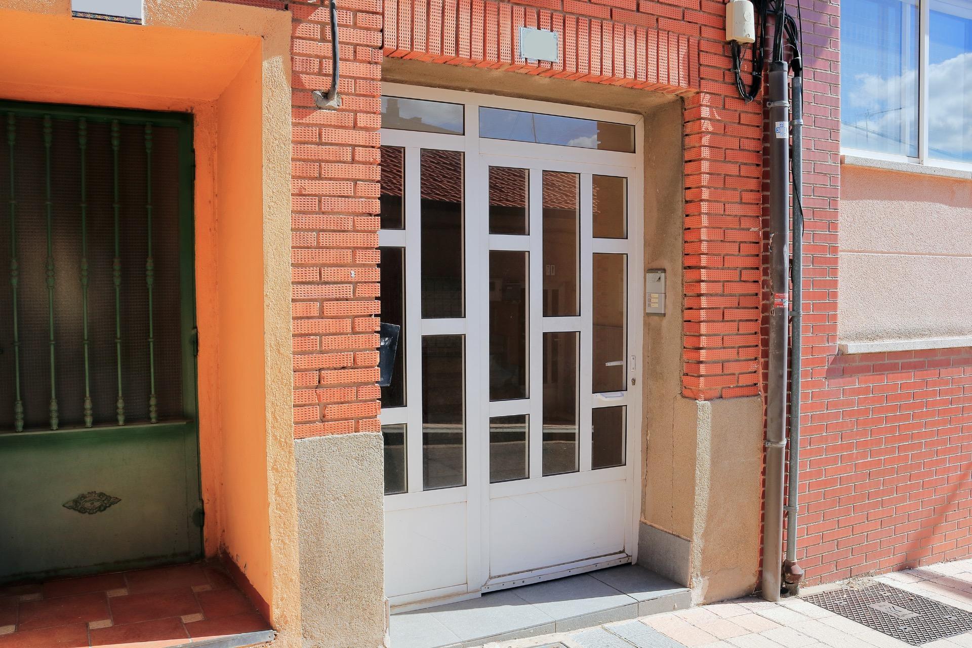 ESTUPENDO PISO DE DOS DORMITORIOS EN ARROYO DE LA ENCOMIENDA