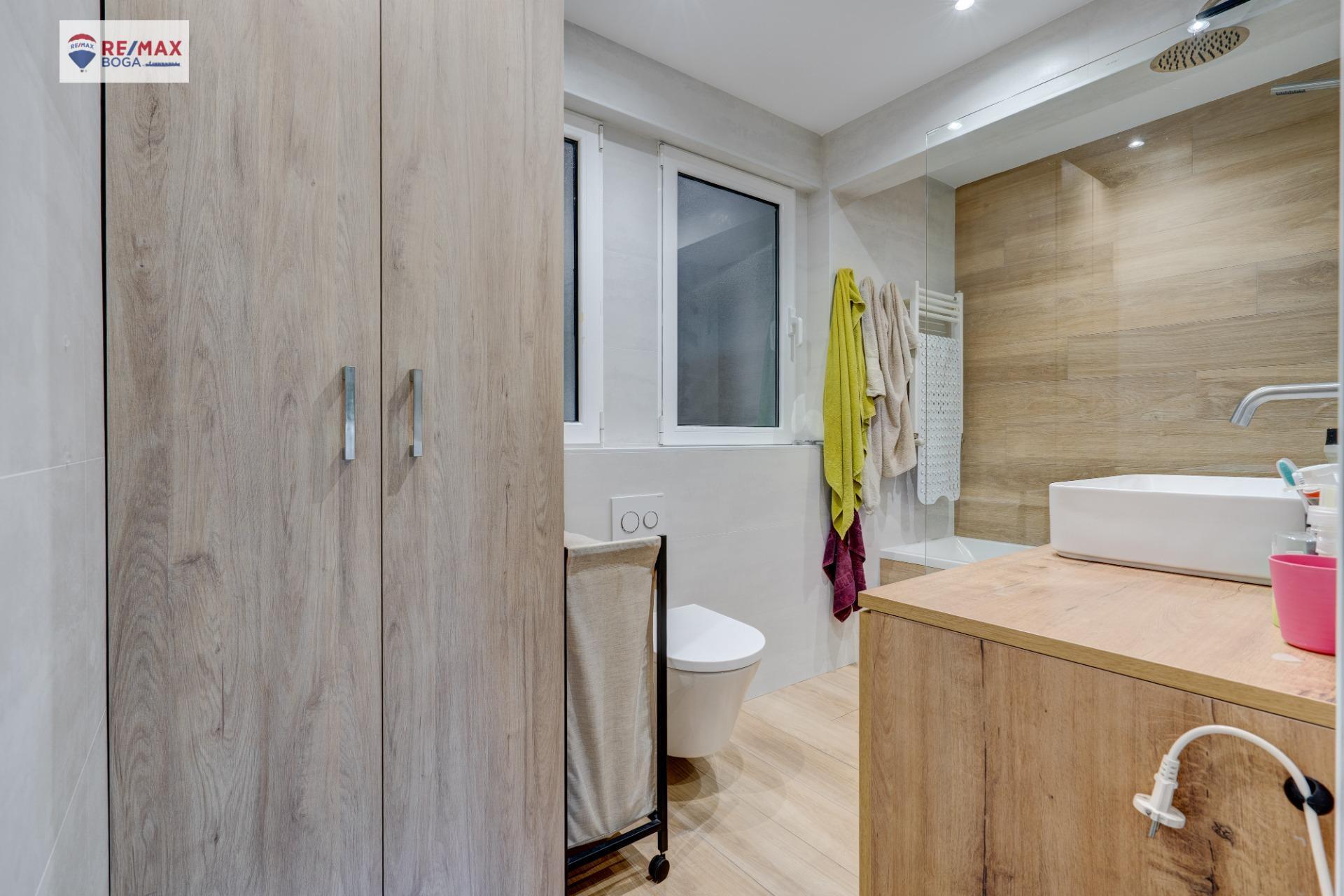 VIVIENDA EN BAJO PRINCIPAL SITUADA EN EL BARRIO DE AÑORGA TXIKI, SAN SEBASTIÁN