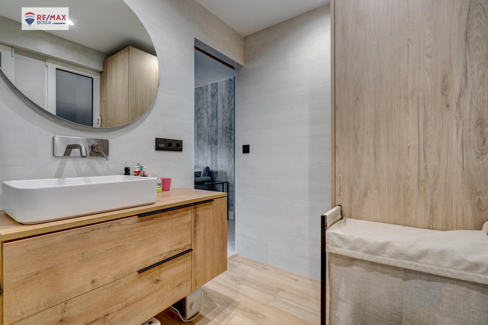 VIVIENDA EN BAJO PRINCIPAL SITUADA EN EL BARRIO DE AÑORGA TXIKI, SAN SEBASTIÁN