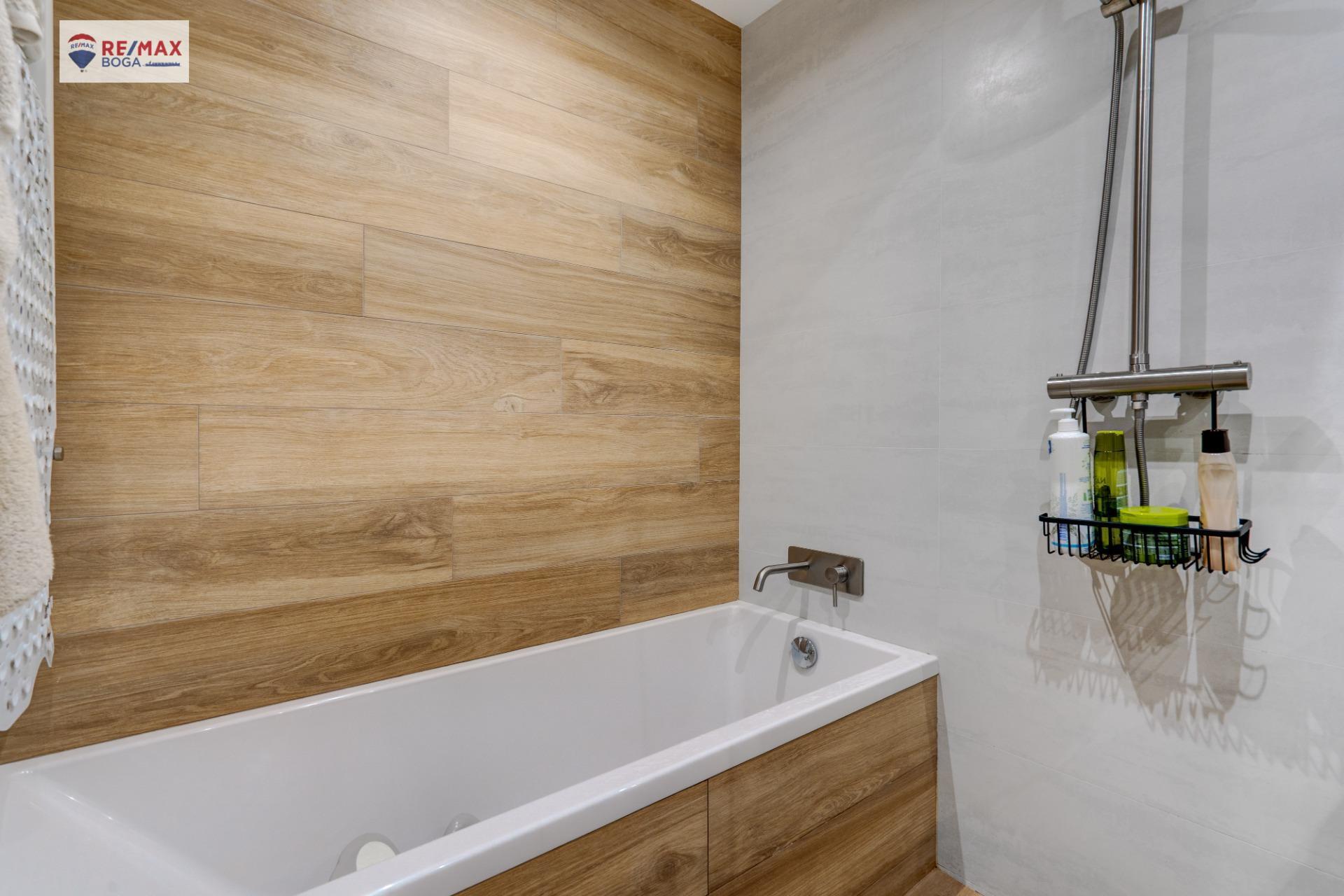 VIVIENDA EN BAJO PRINCIPAL SITUADA EN EL BARRIO DE AÑORGA TXIKI, SAN SEBASTIÁN