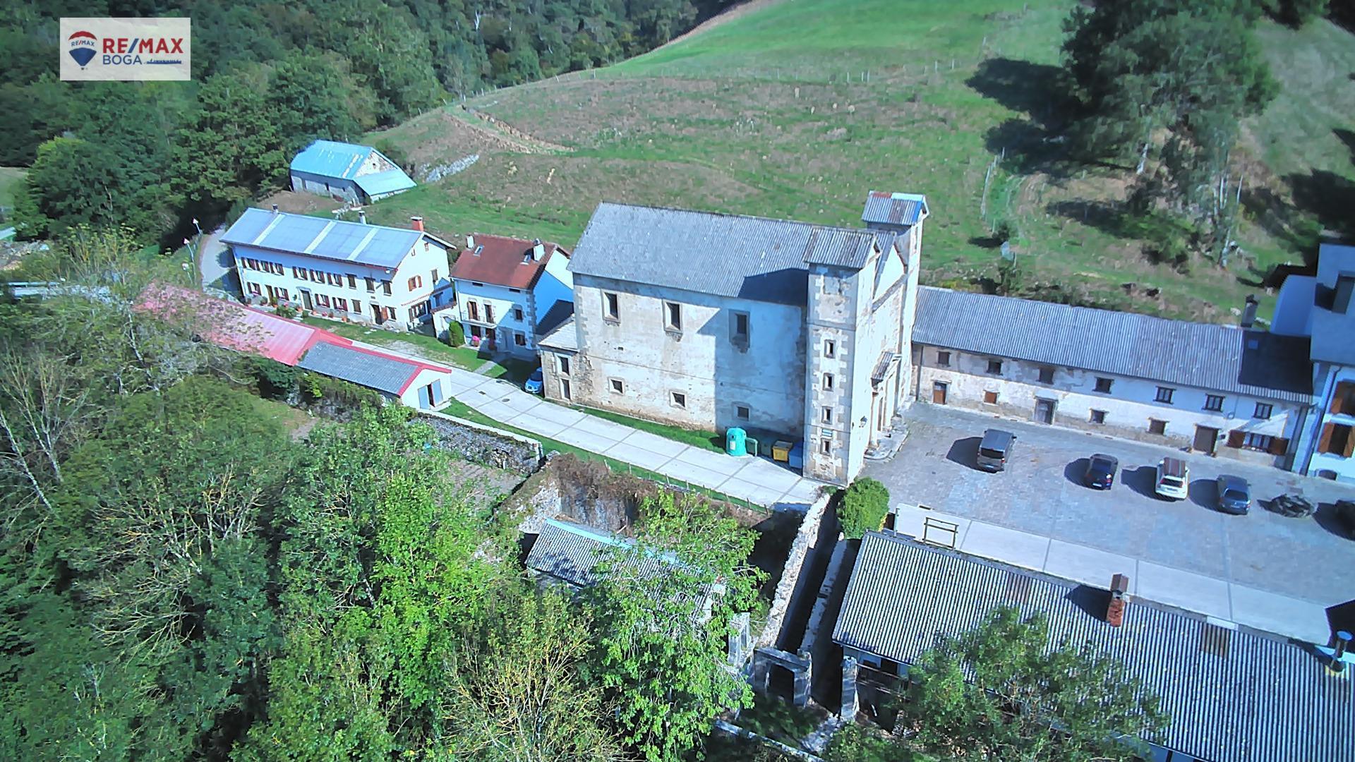 Edificio de antigua Iglesia para reformar.