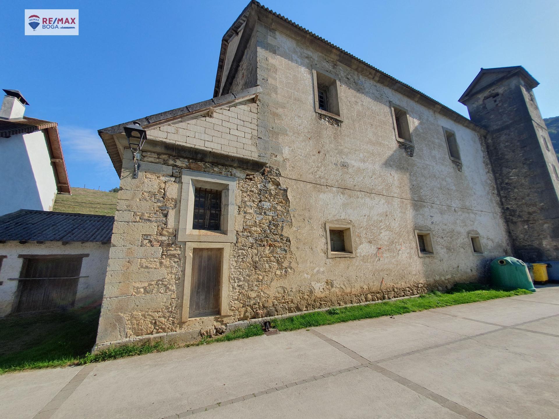 Edificio de antigua Iglesia para reformar.