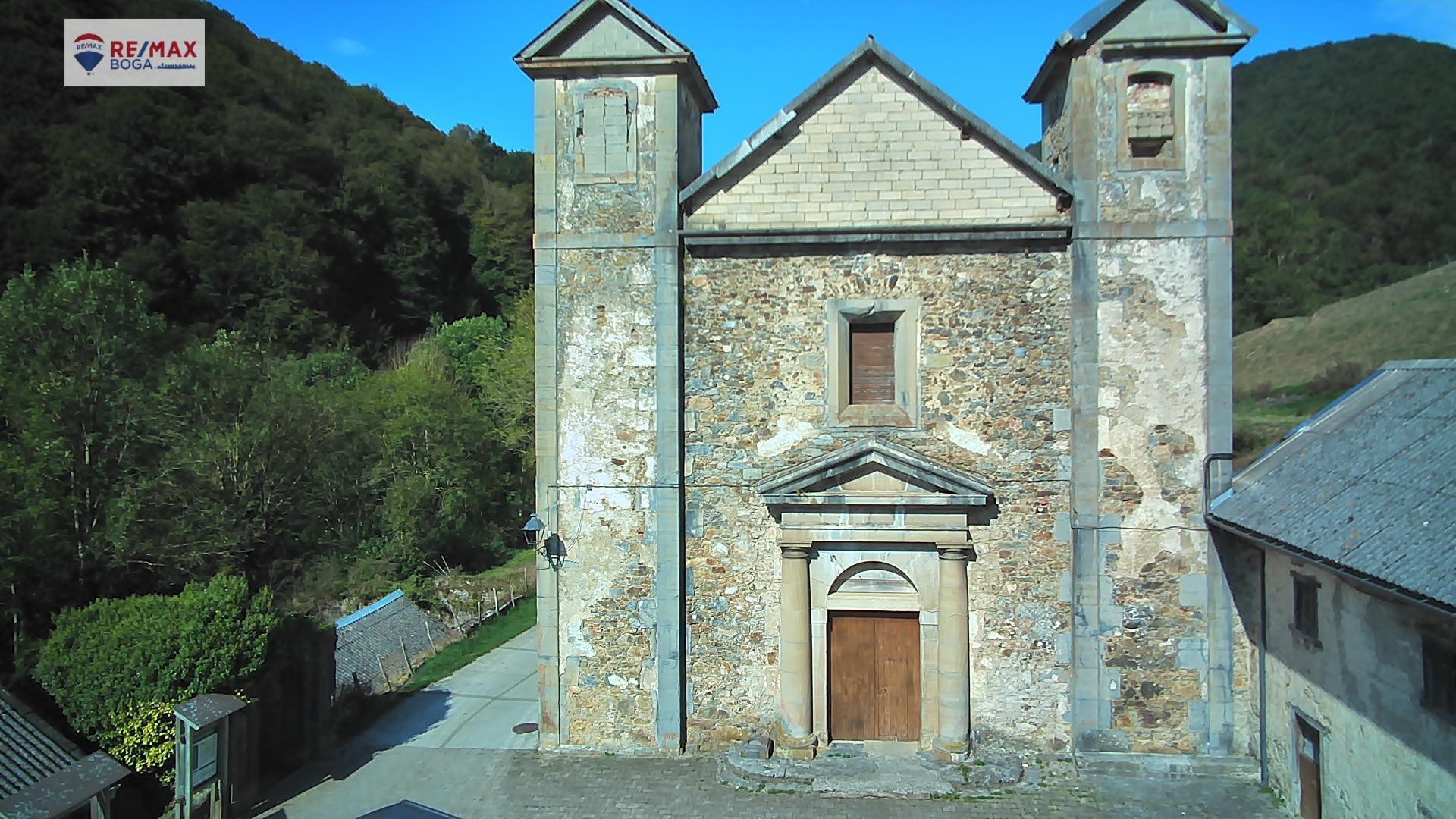 Edificio de antigua Iglesia para reformar.