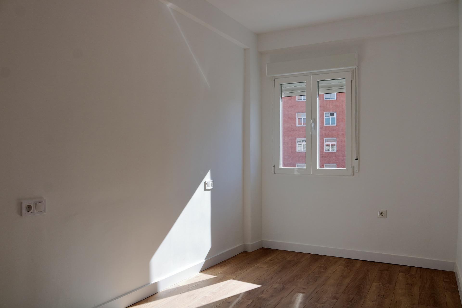 ESTUPENDO PISO DE 4 HABITACIONES RECIÉN REFORMADO EN EL CENTRO