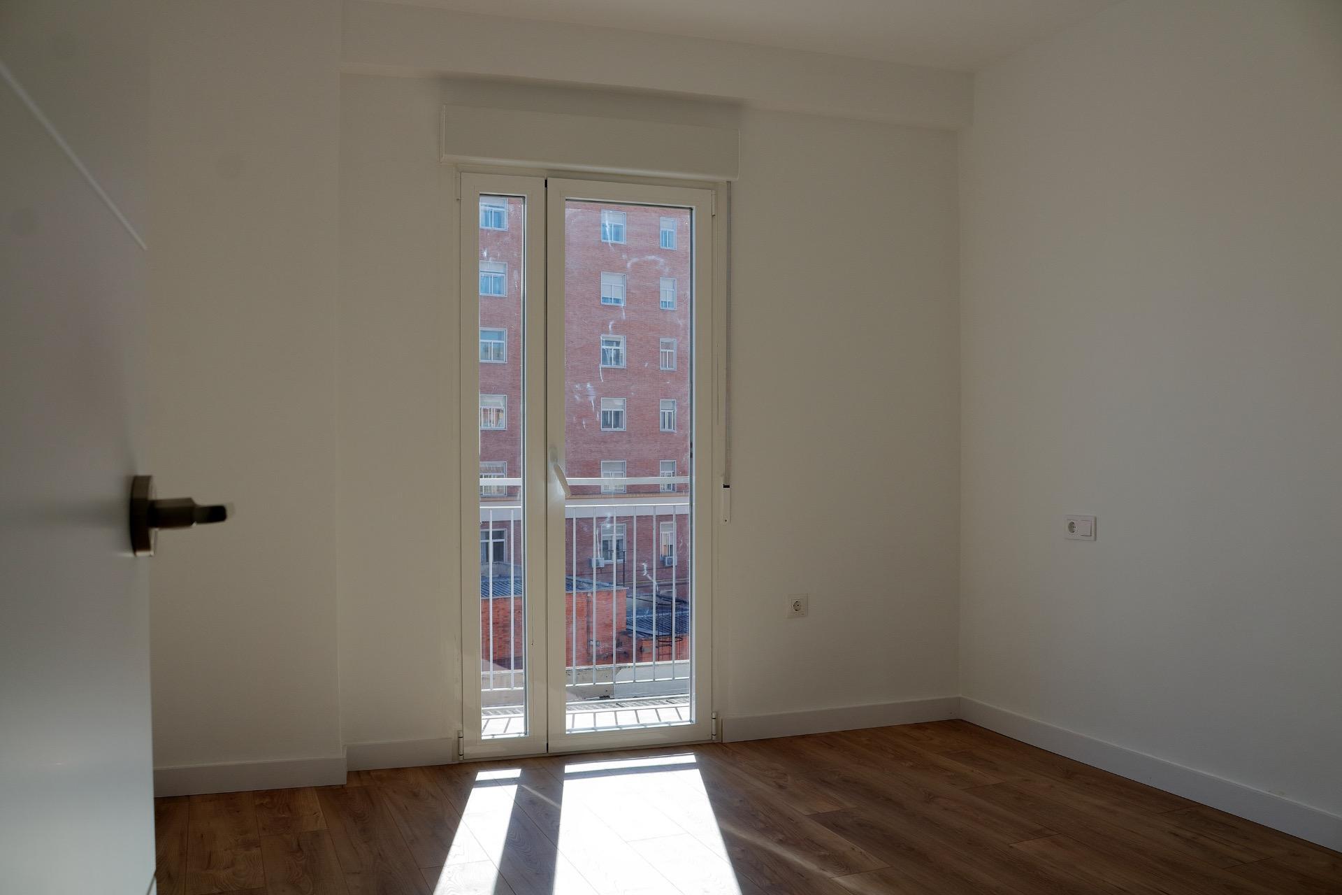 ESTUPENDO PISO DE 4 HABITACIONES RECIÉN REFORMADO EN EL CENTRO