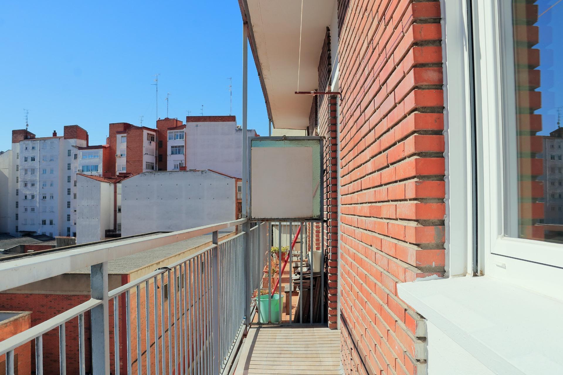 ESTUPENDO PISO DE 4 HABITACIONES RECIÉN REFORMADO EN EL CENTRO