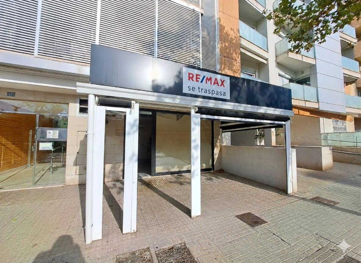 Se traspasa cafeteria take away con terraza