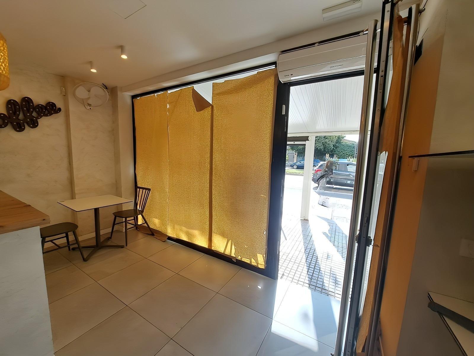Se traspasa cafeteria take away con terraza