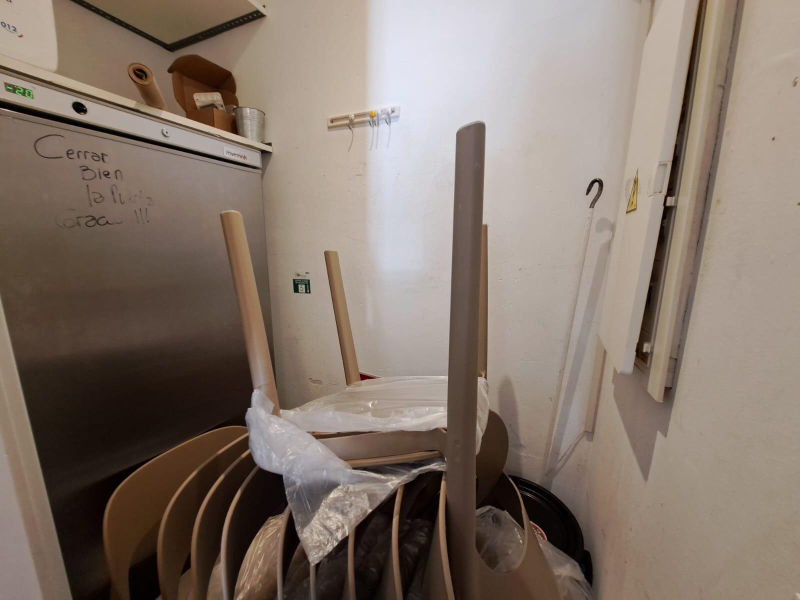 Se traspasa cafeteria take away con terraza