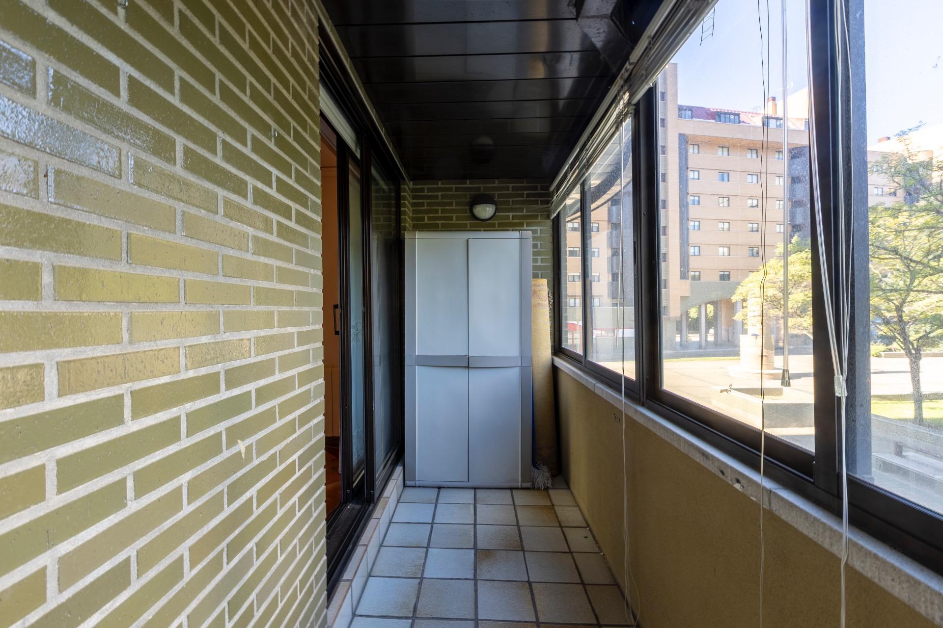 Piso de cuatro habitaciones, trastero y DOS plazas de garaje