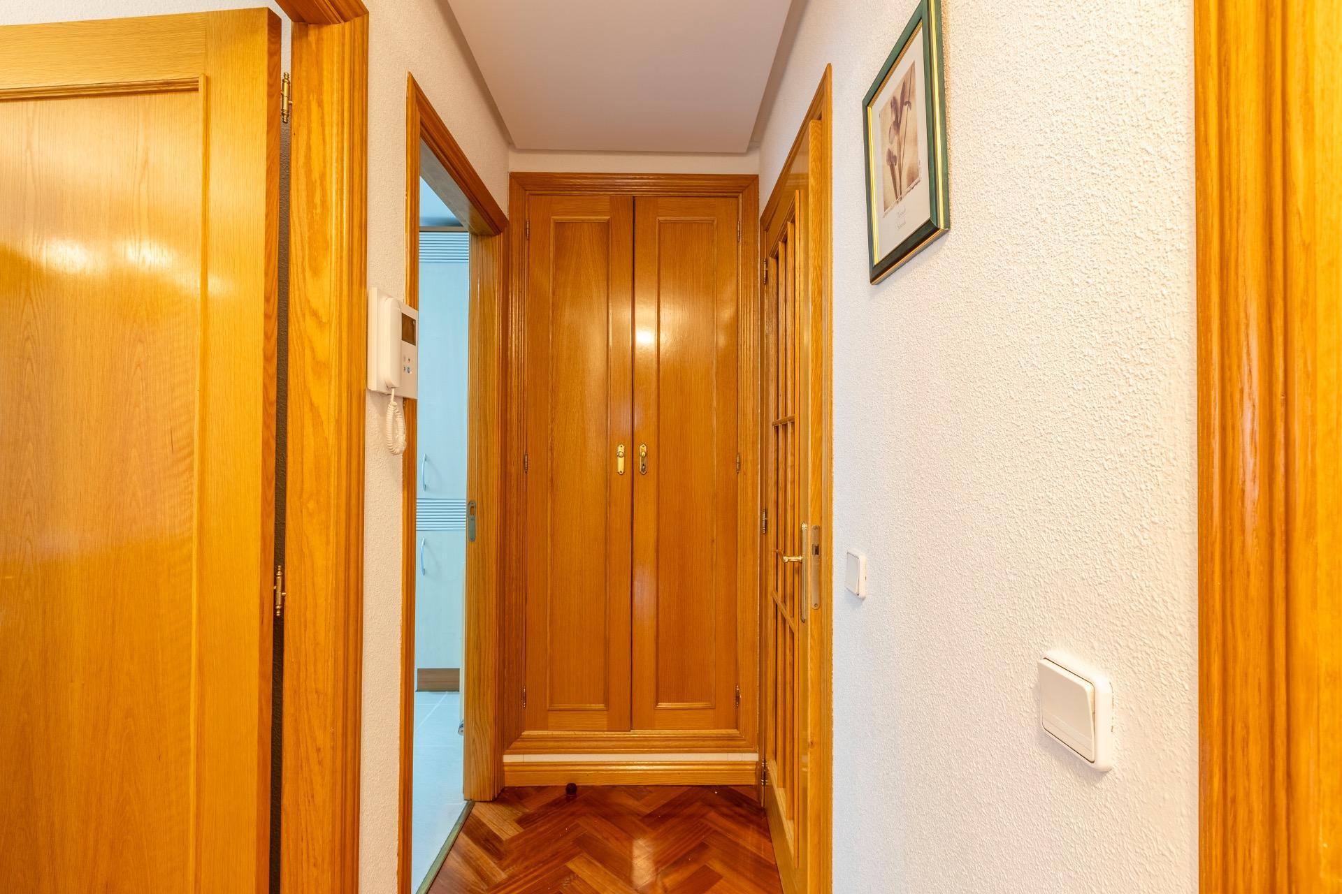 Piso de cuatro habitaciones, trastero y DOS plazas de garaje