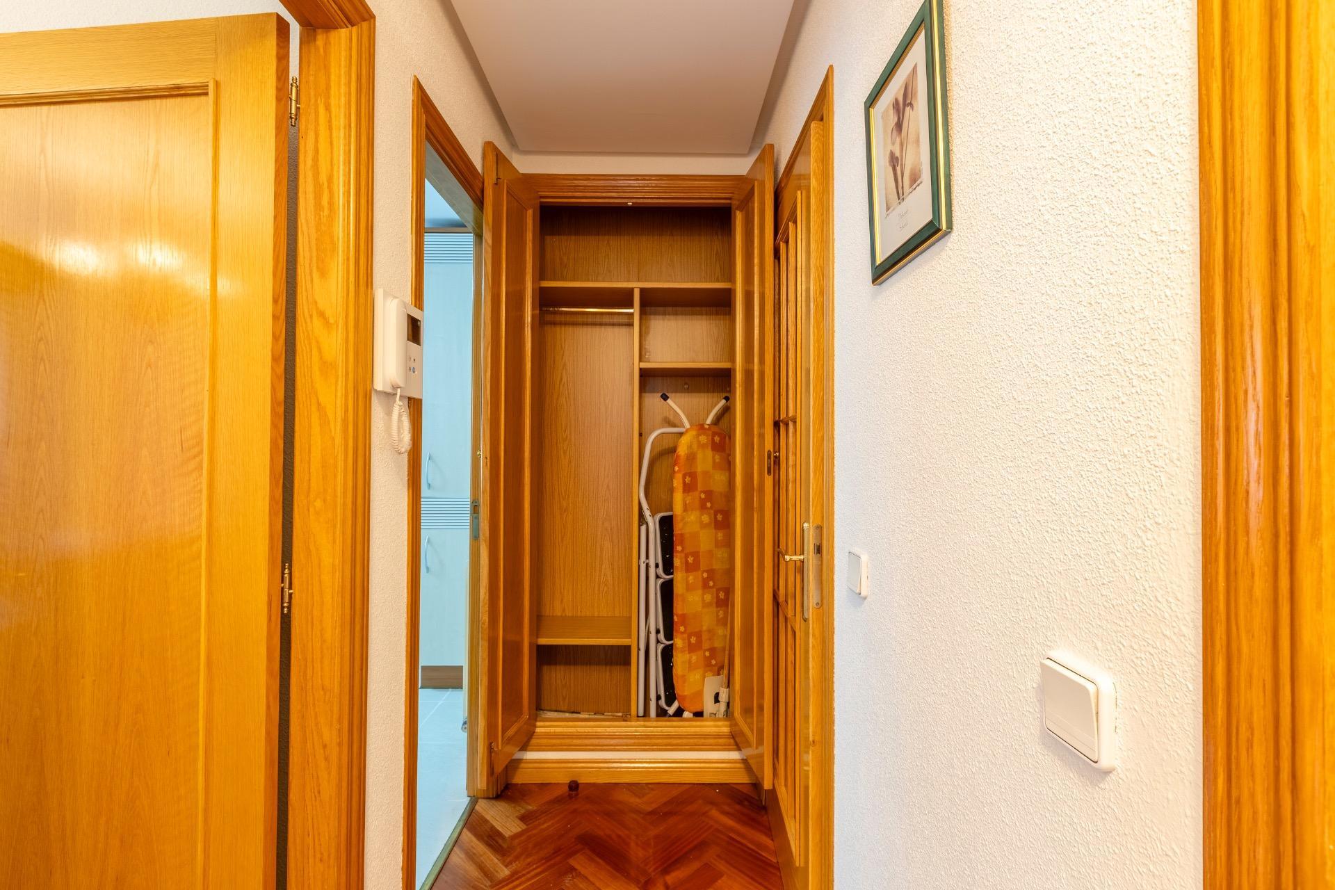 Piso de cuatro habitaciones, trastero y DOS plazas de garaje