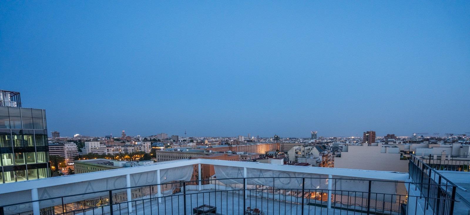 ^**^THE ONE^**^ LUJO EXCLUSIVO -ÁTICO DÚPLEX ÚNICO EN MADRID CON MÁS DE 1.500 M² Y TERRAZAS PRIVADAS CON PISCINA ^**^ *** UNA PROPIEDAD COMPLETAMENTE A ESTRENAR! The One, un ático dúplex verdad