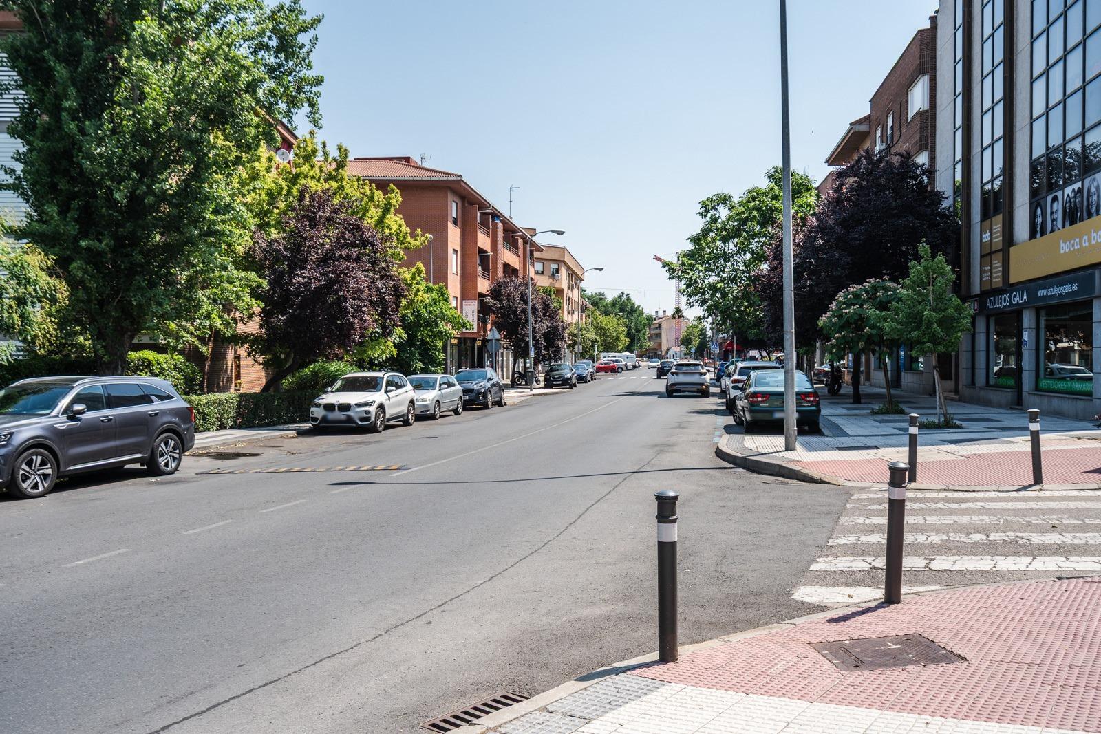 ^**^ESPECTACULAR LOCAL EN VENTA EN ZONA CÉNTRICA DE MAJADAHONDA^**^  Se ofrece en venta este estupendo local comercial de 136 metros cuadrados distribuidos en dos plantas, con una superficie de 68 me