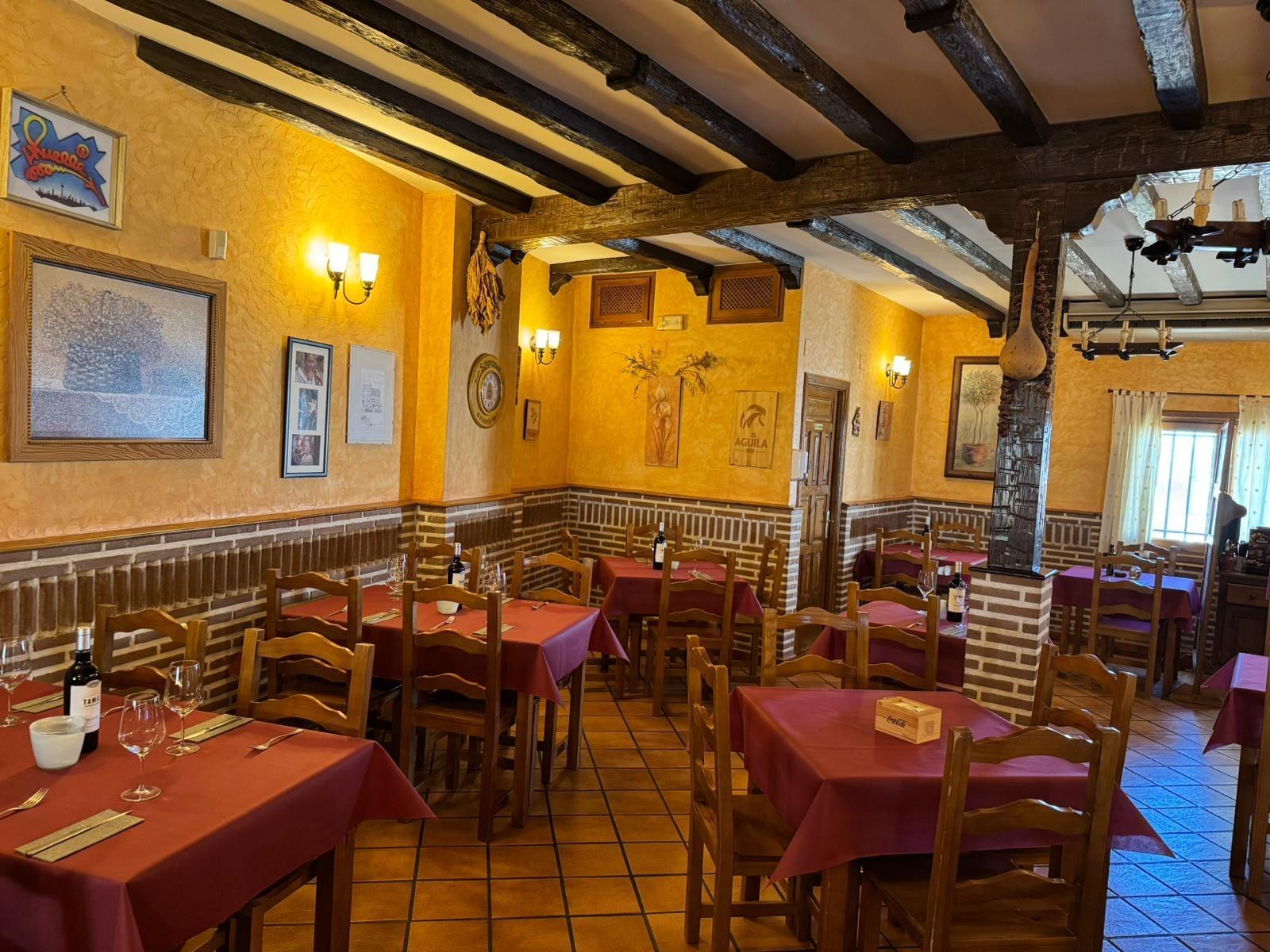 ^**^EN VENTA RESTAURANTE EN PLENO FUNCIONAMIENTO EN LANZAHITA^**^  Se pone a la venta, por motivo de jubilación, un restaurante en pleno rendimiento y con una sólida trayectoria. El local cuenta con