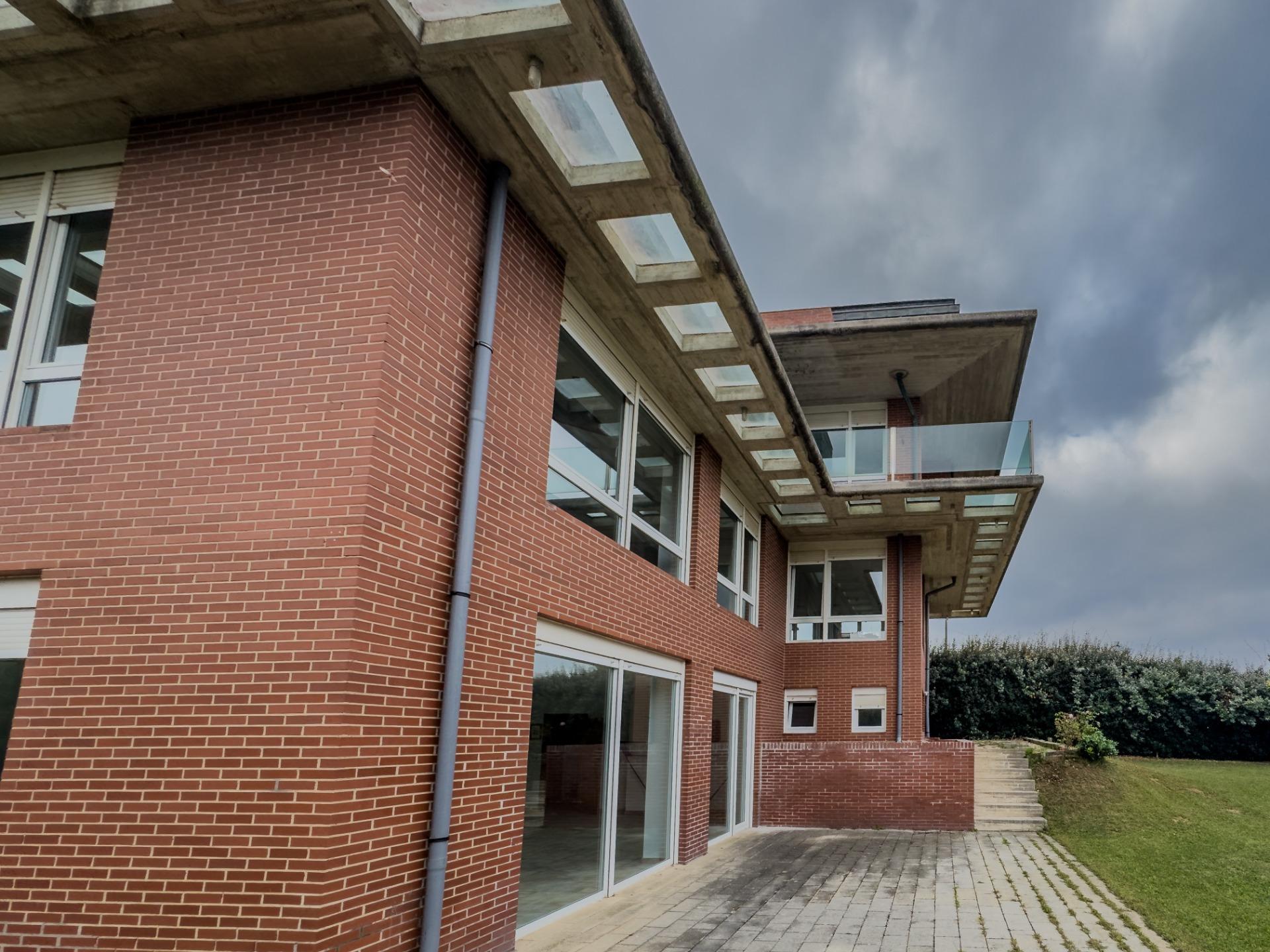Chalet de Lujo en Liencres ? Vive el Cantábrico como nunca antes