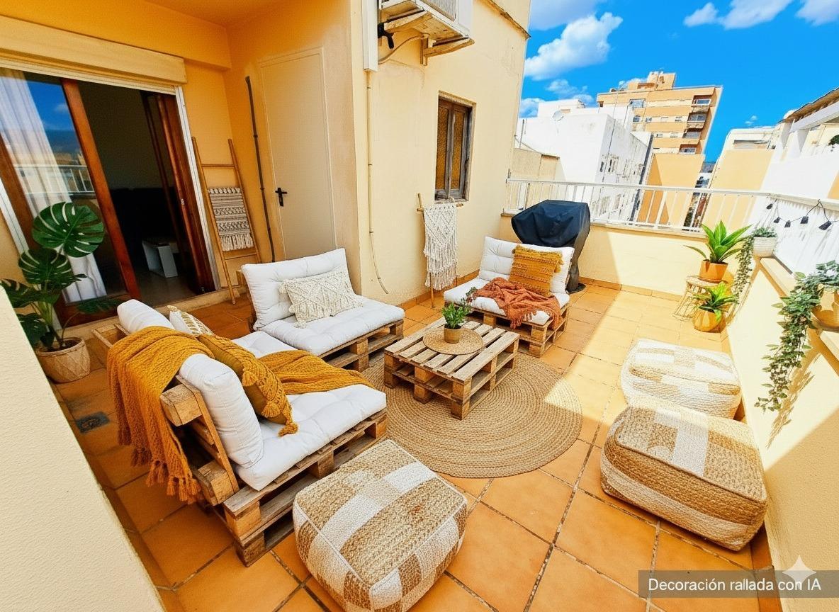 Ático con terraza soleada y vistas despejadas en Plaza de Toros