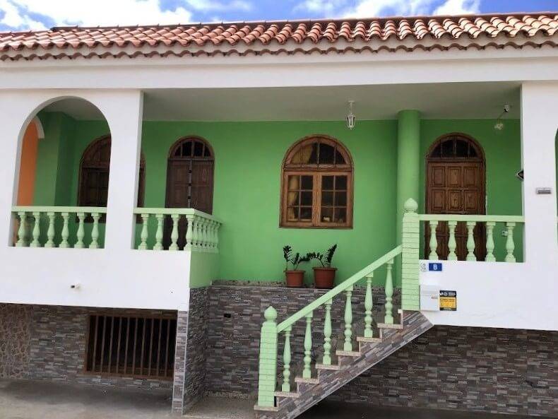 Amplia vivienda con azotea privada con terreno de 830 m² en El Salobre ? San Bartolomé de Tirajana