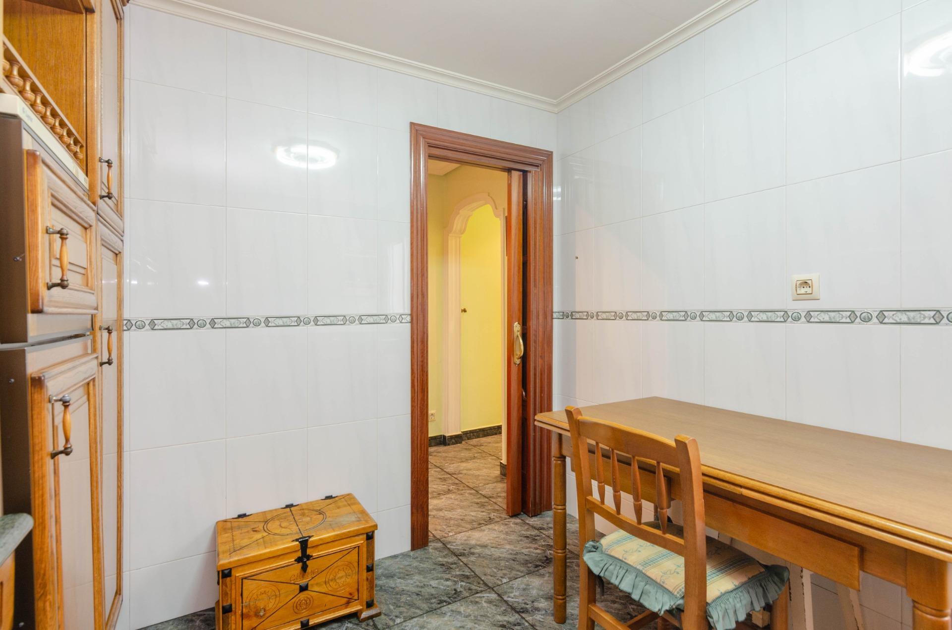 OPORTUNIDAD EN EL CENTRO DE MIERES PARA ENTRAR A VIVIR