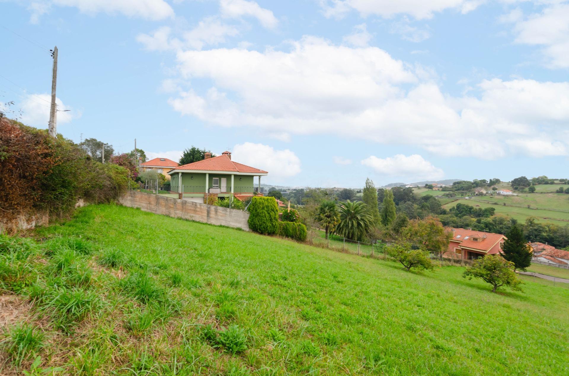 Plot in Corvera de Asturias