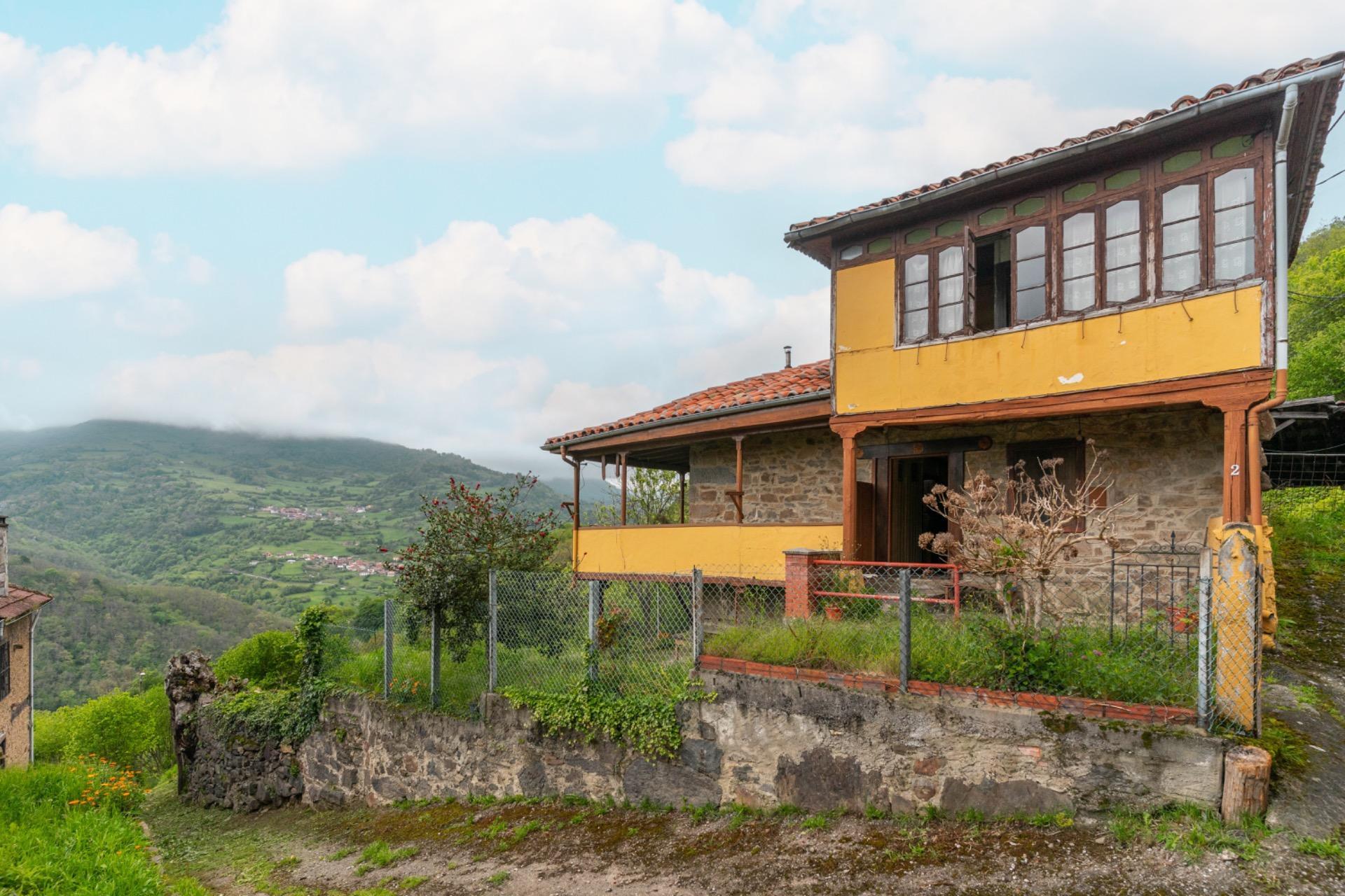 Villa in Lena
