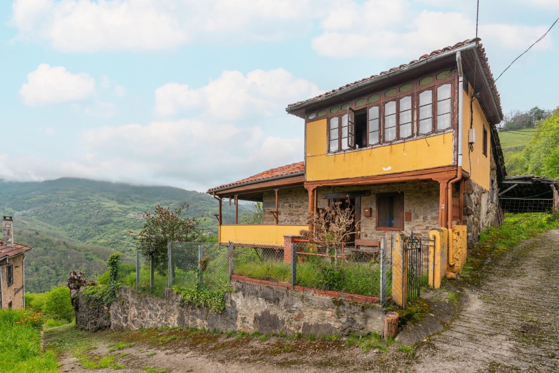Villa in Lena