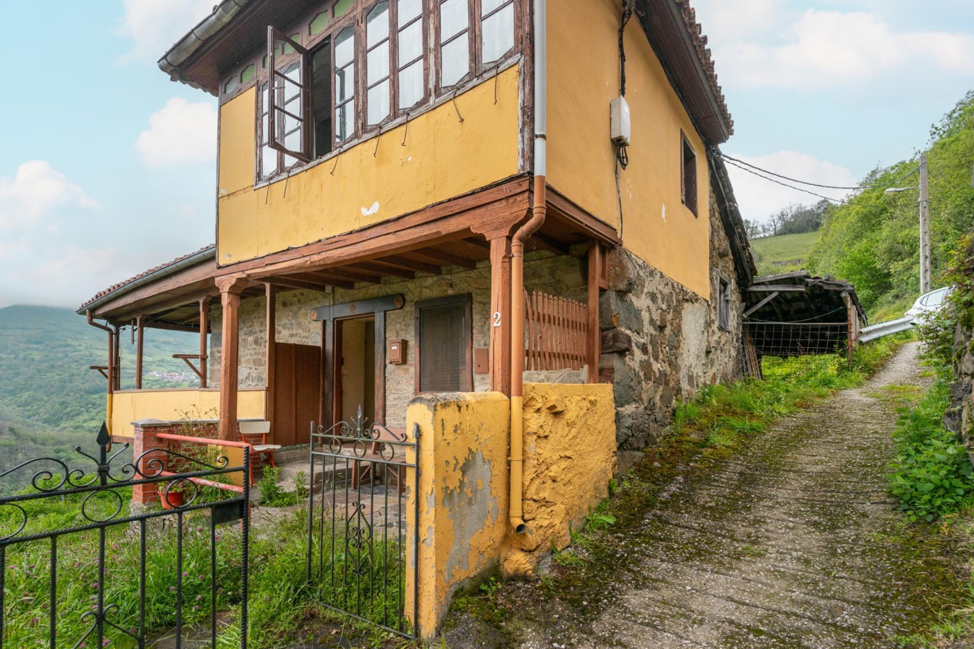 Villa in Lena