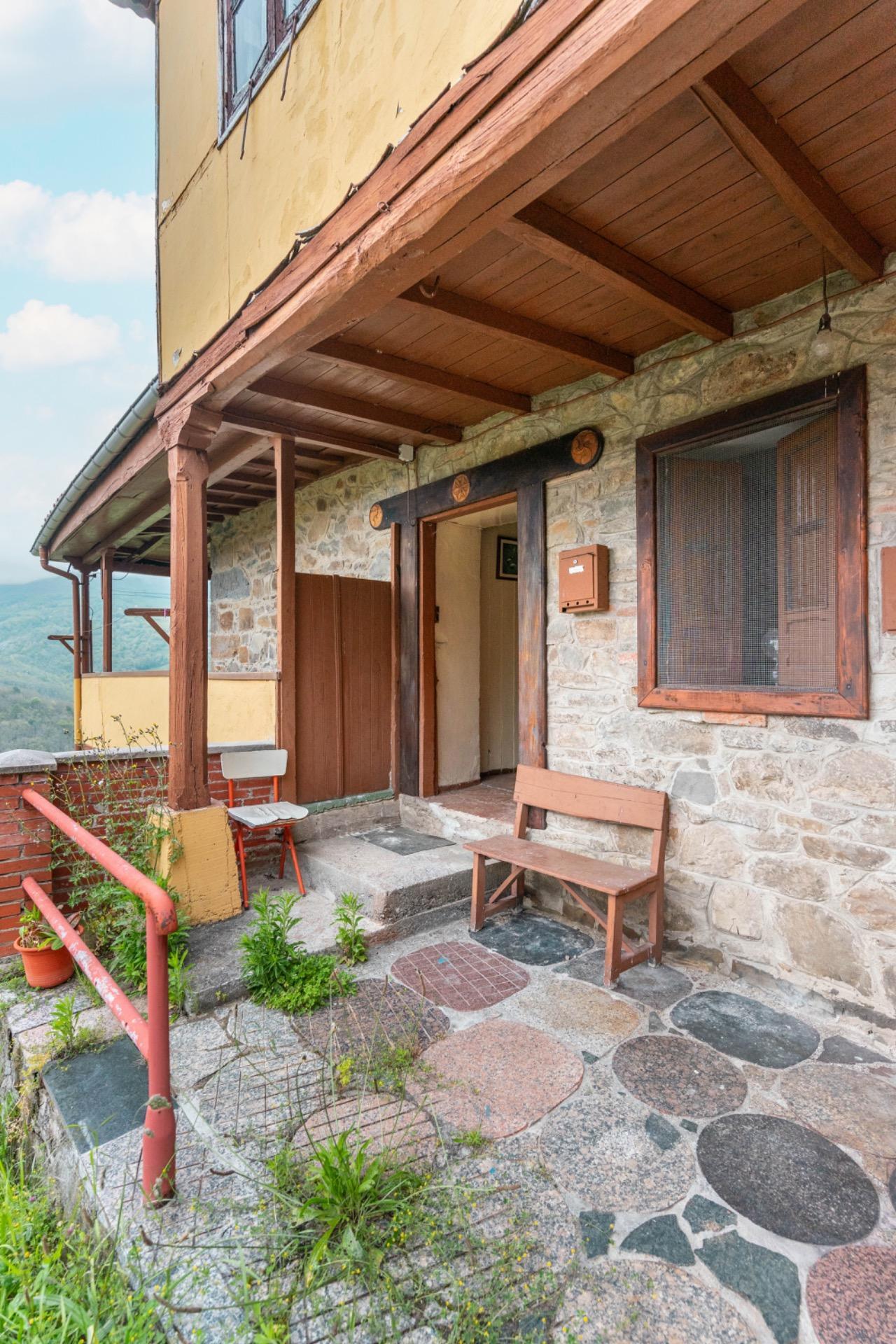 Villa in Lena