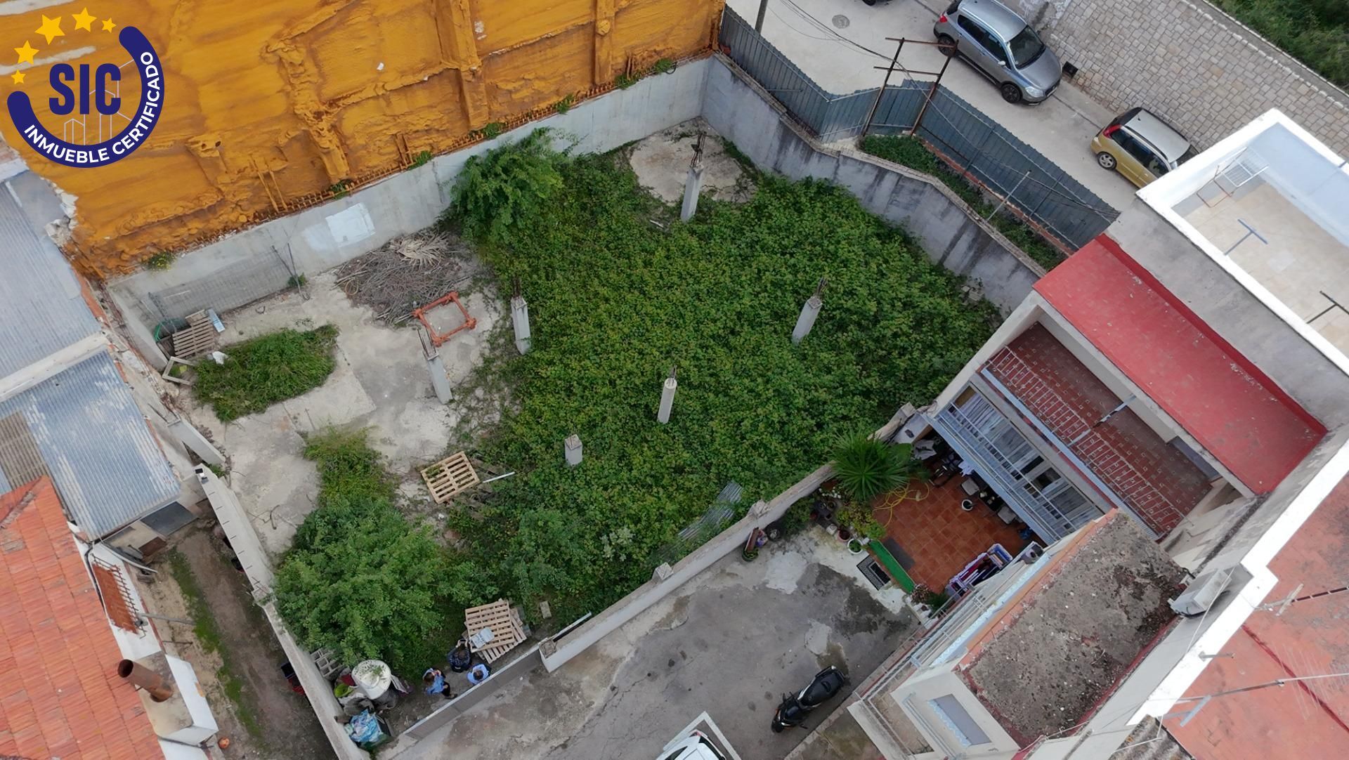 Plot in Enguera