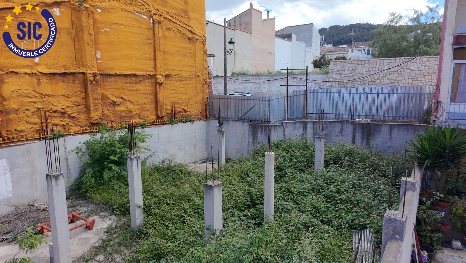 Plot in Enguera