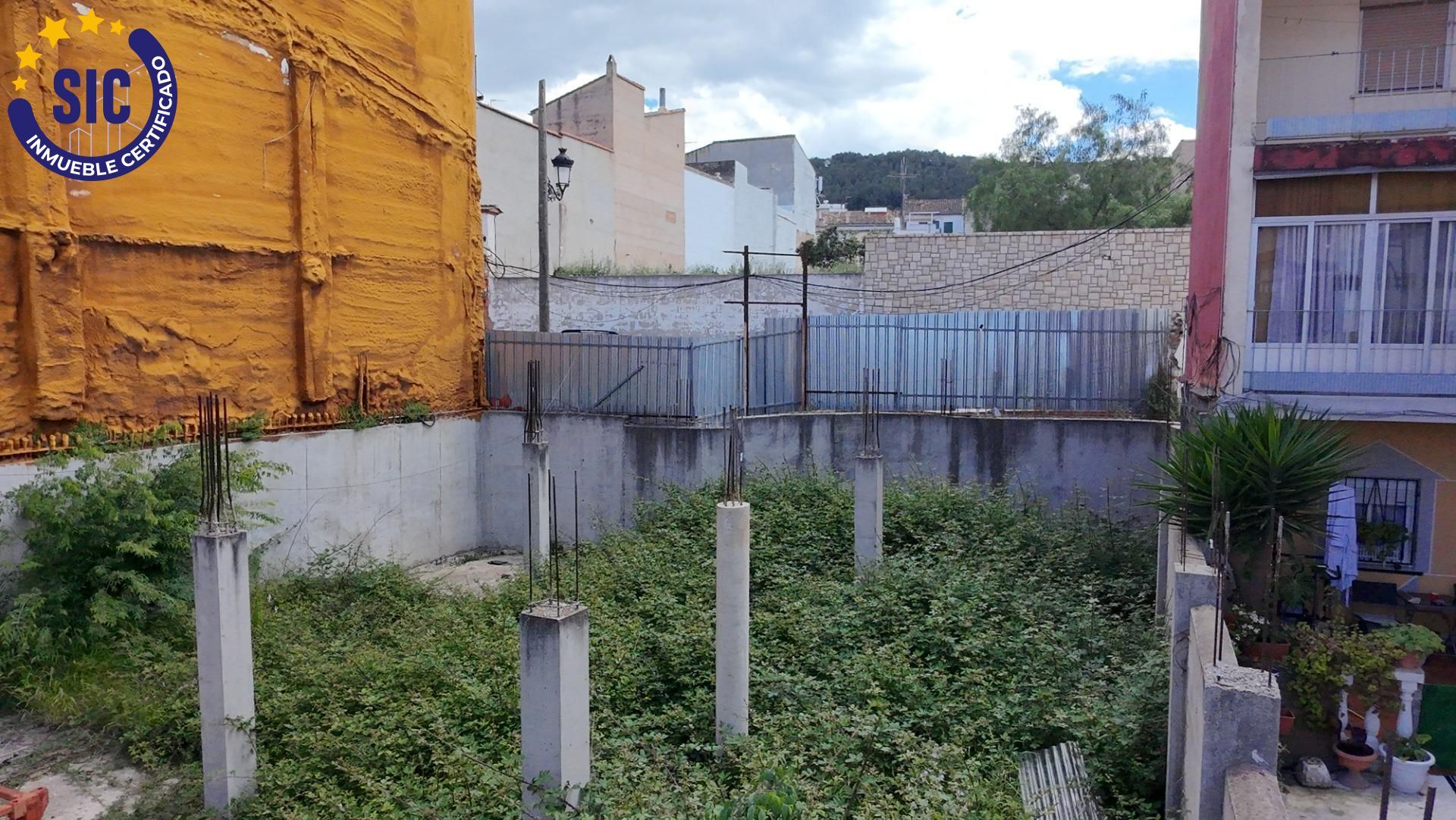 Plot in Enguera