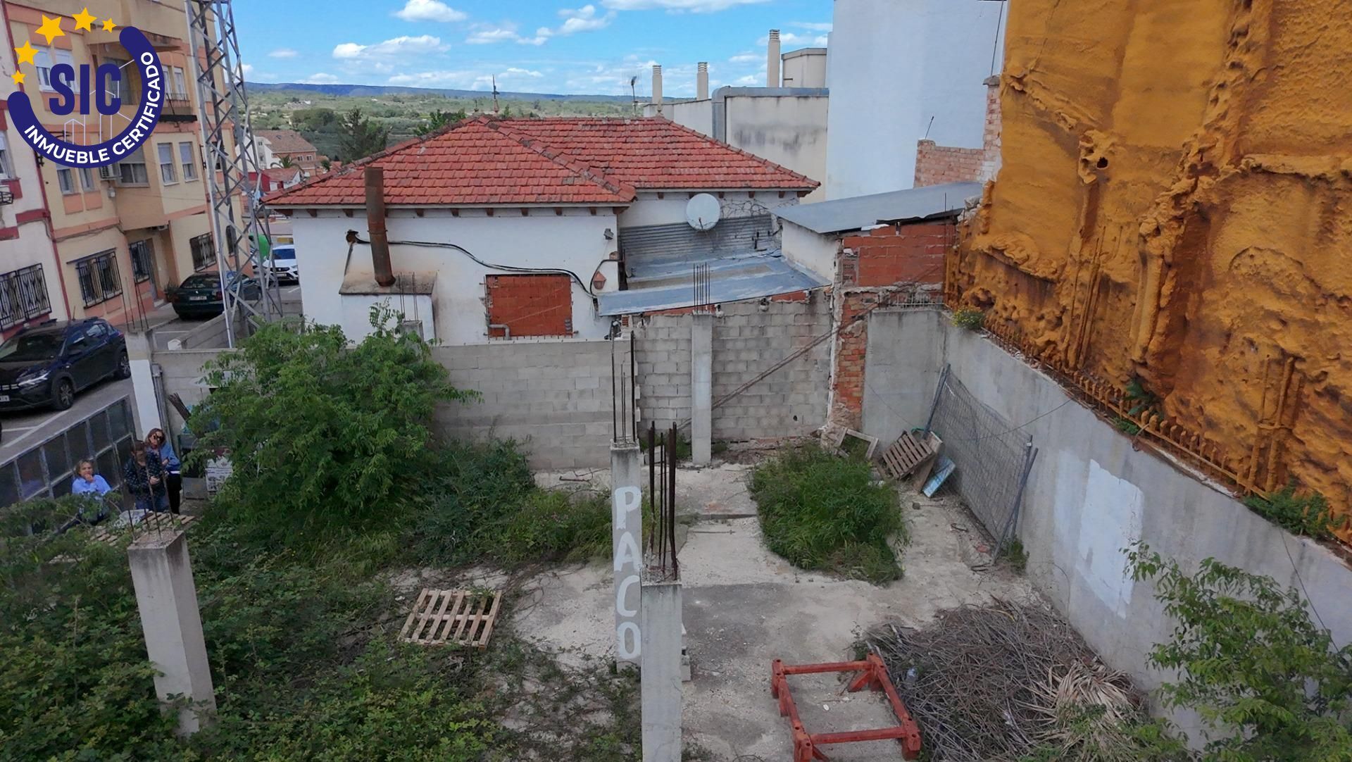 Plot in Enguera