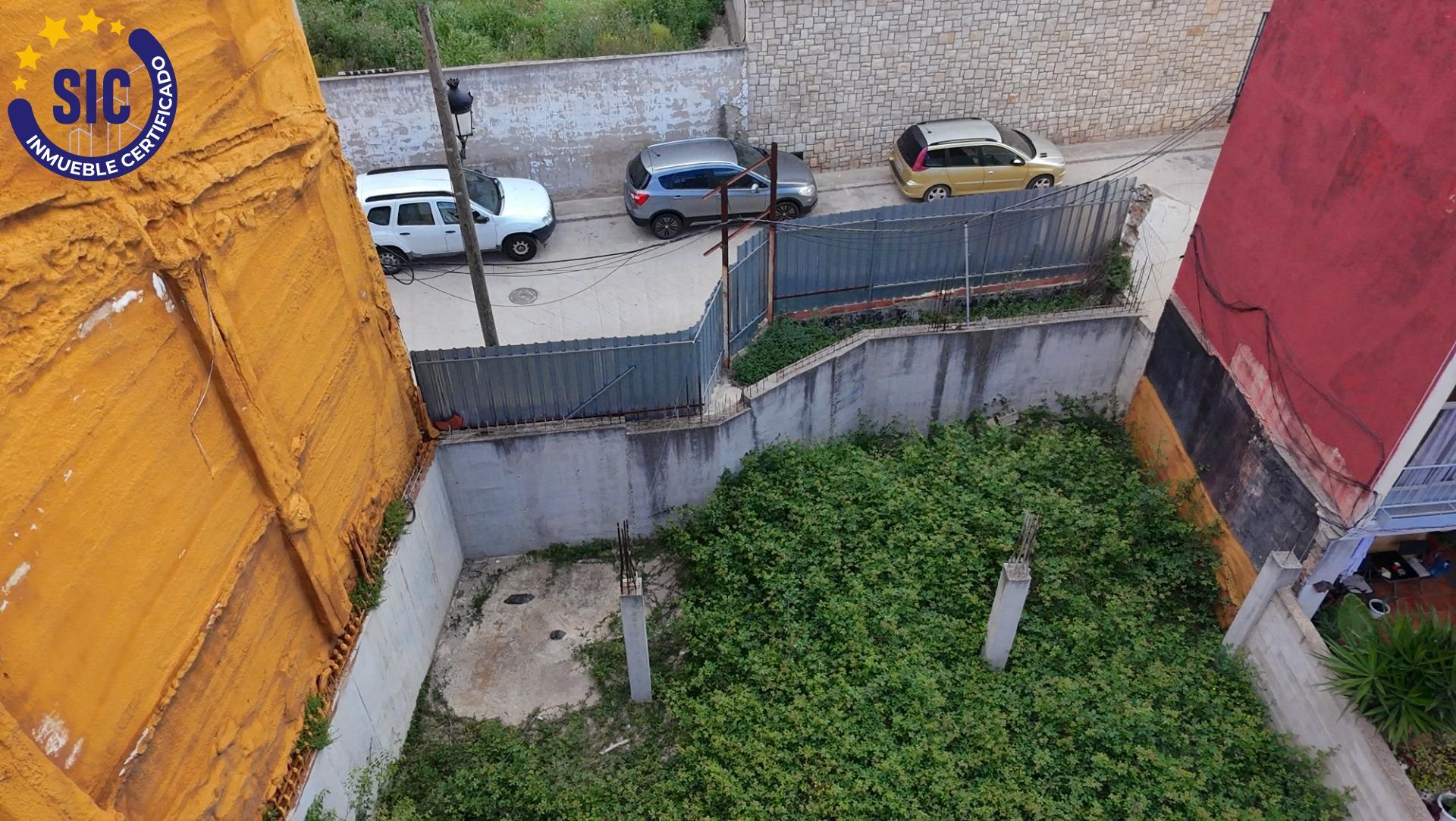 Plot in Enguera