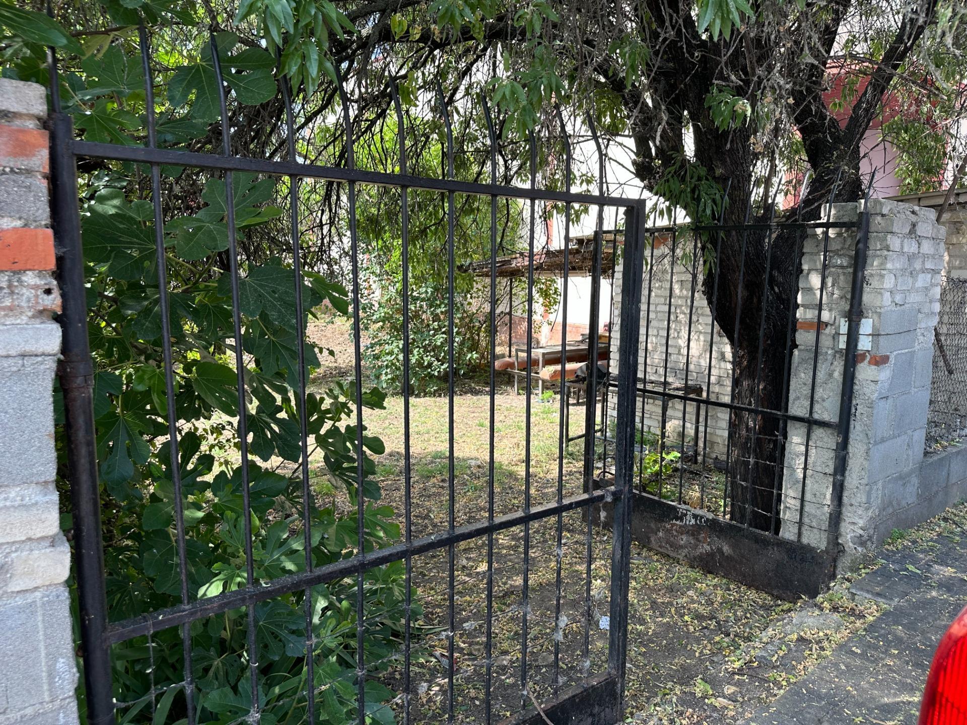 Plot in Paracuellos de Jarama