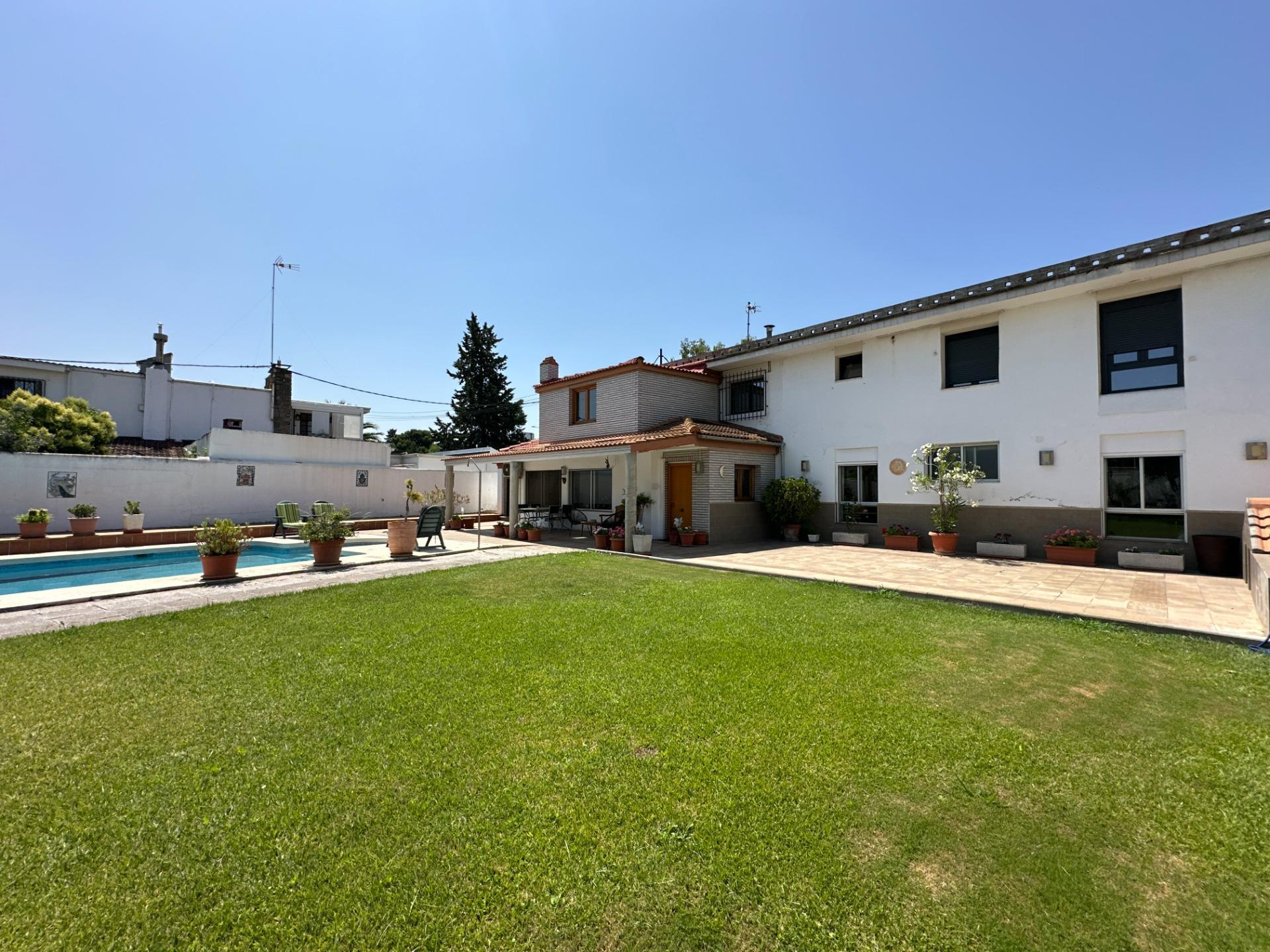 Villa in Zaragoza