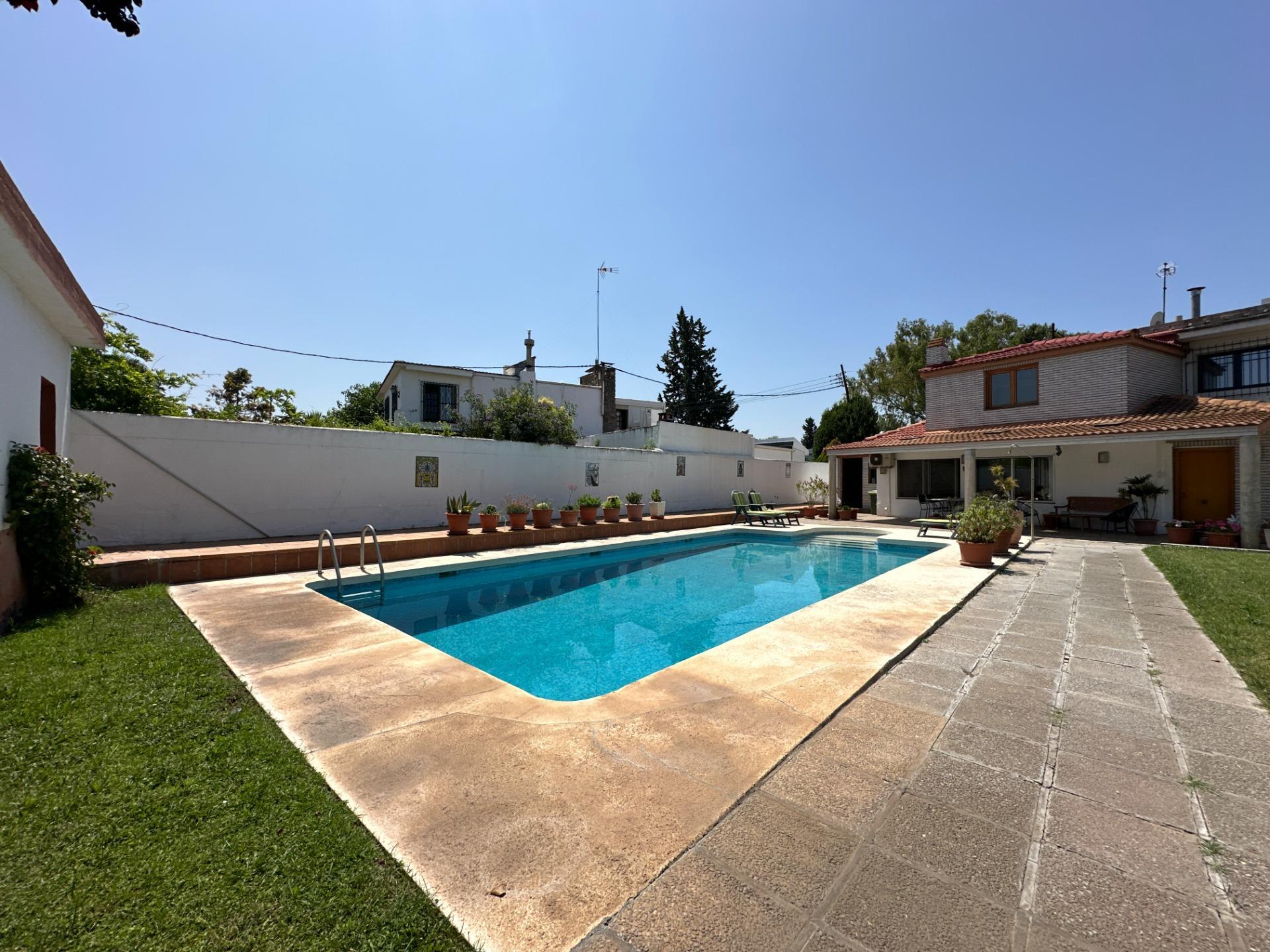 Villa in Zaragoza