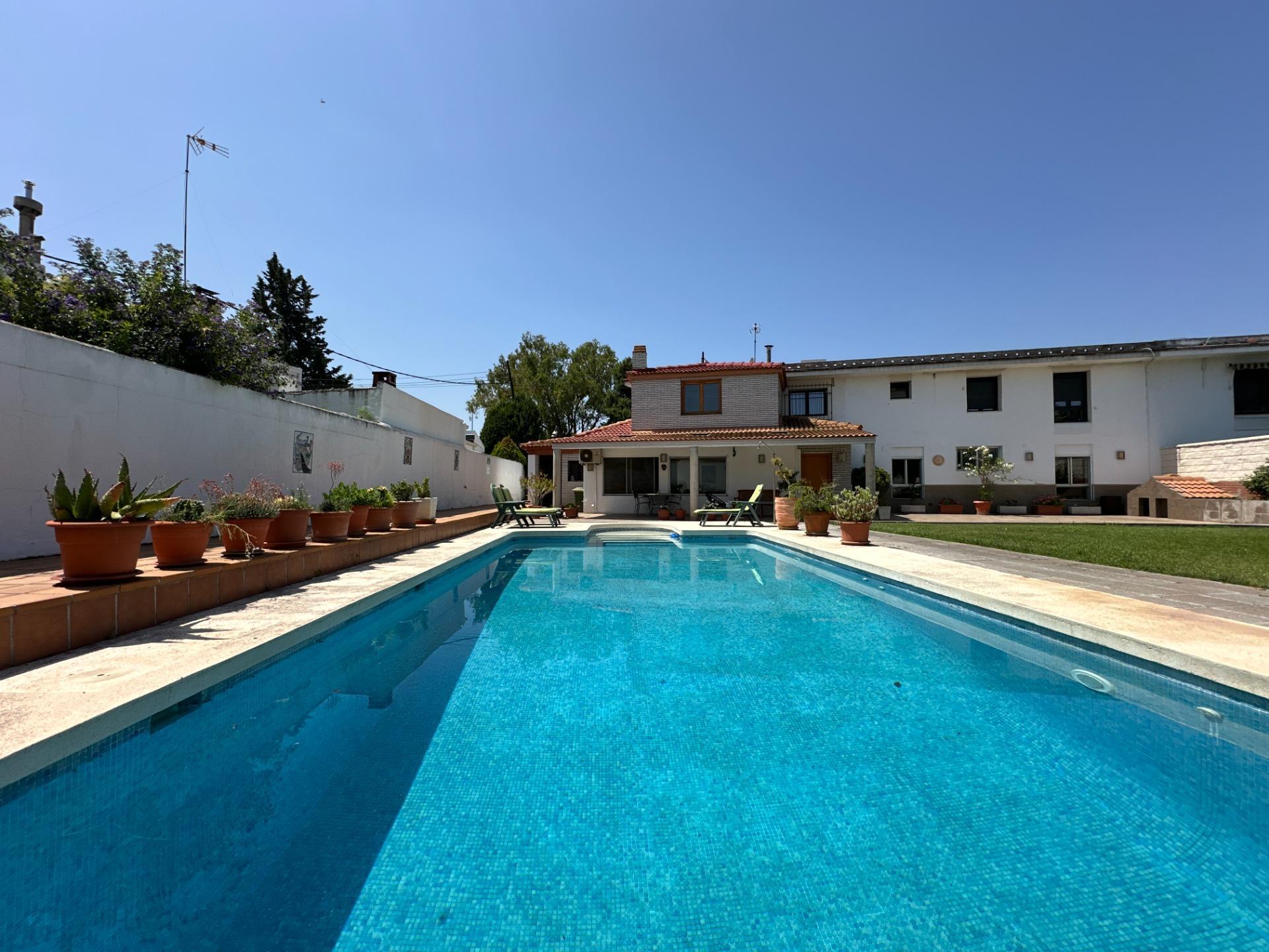 Villa in Zaragoza