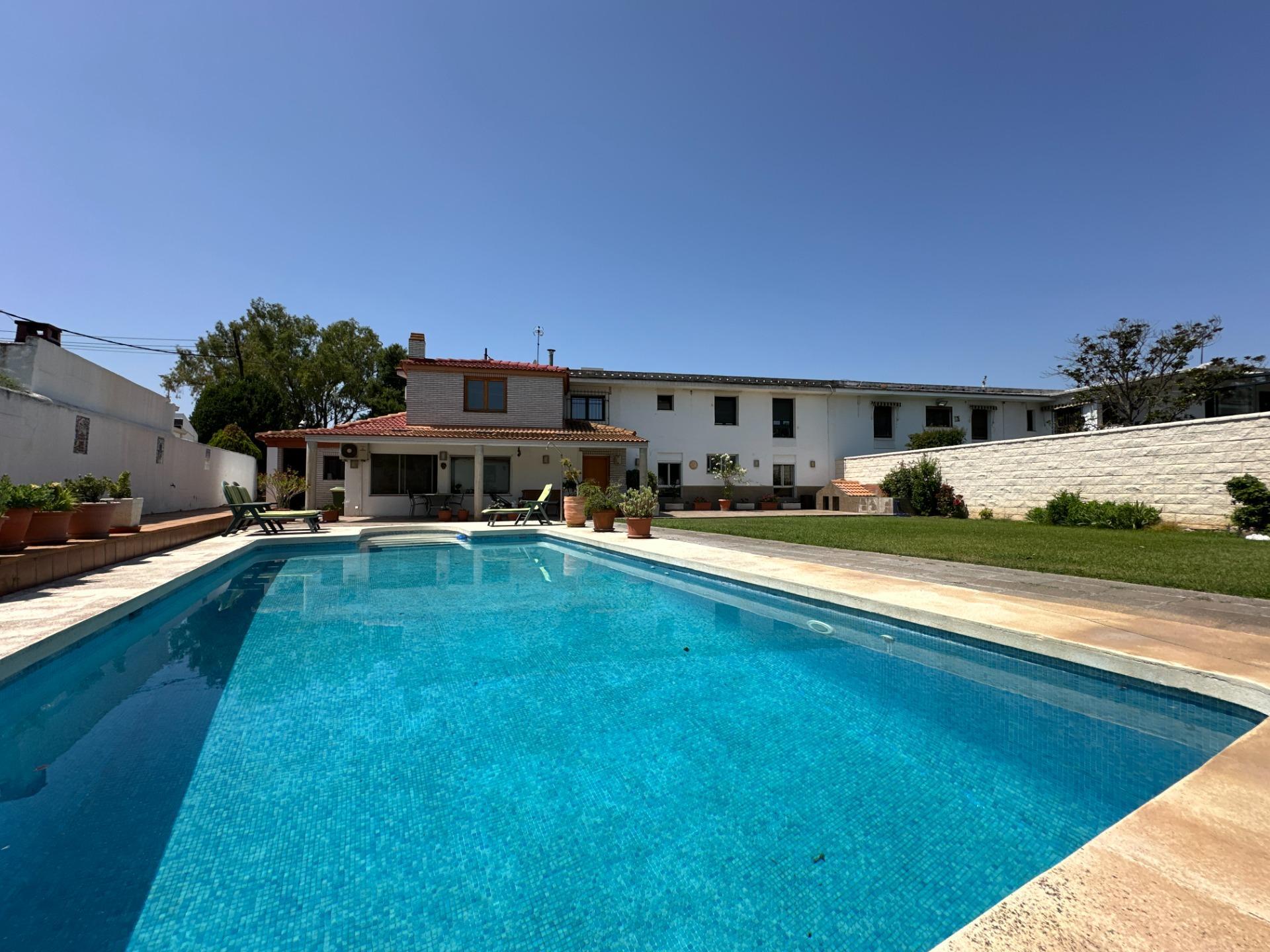 Villa in Zaragoza